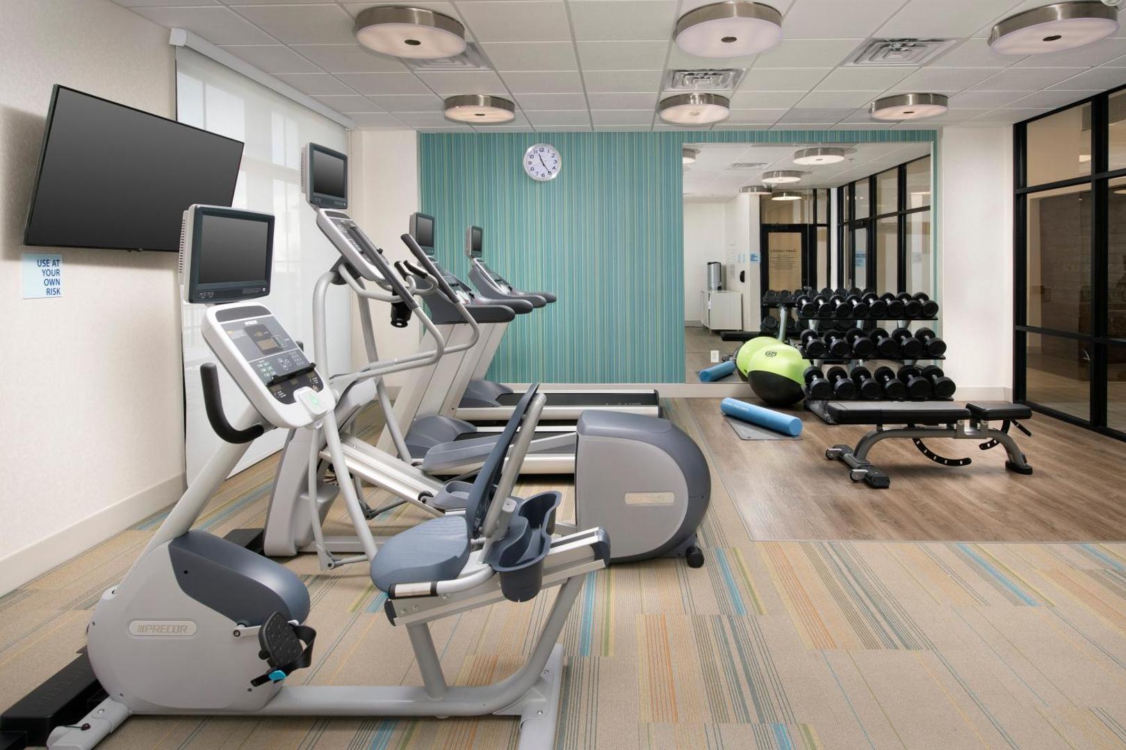 Holiday Inn Express & Suites North Brunswick