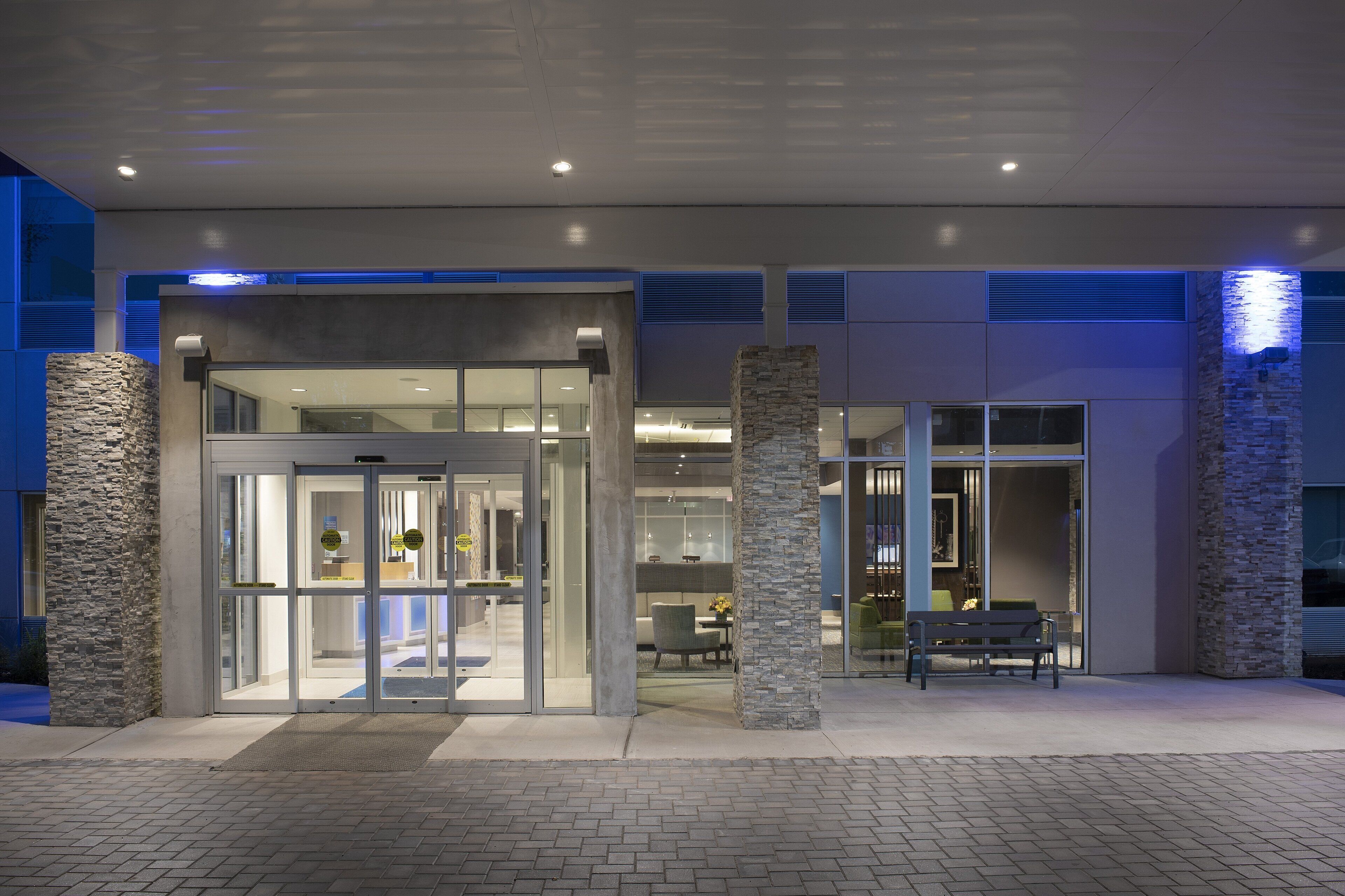 Holiday Inn Express & Suites North Brunswick