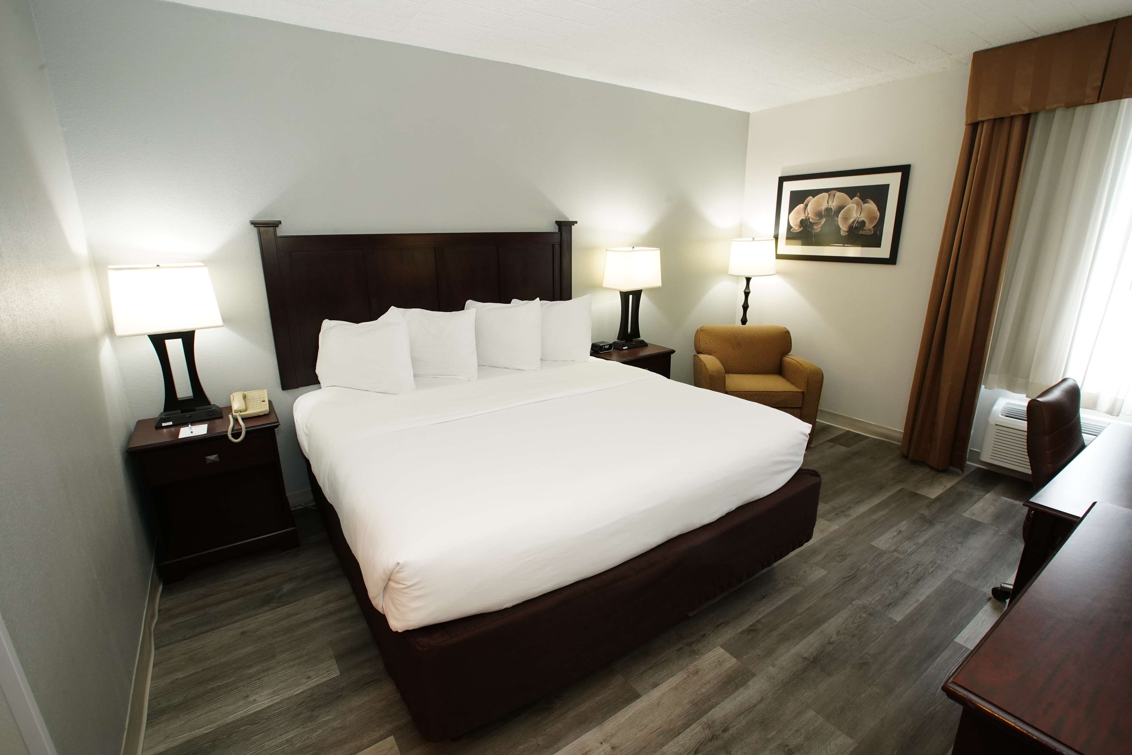 Best Western Paramus Hotel & Suites