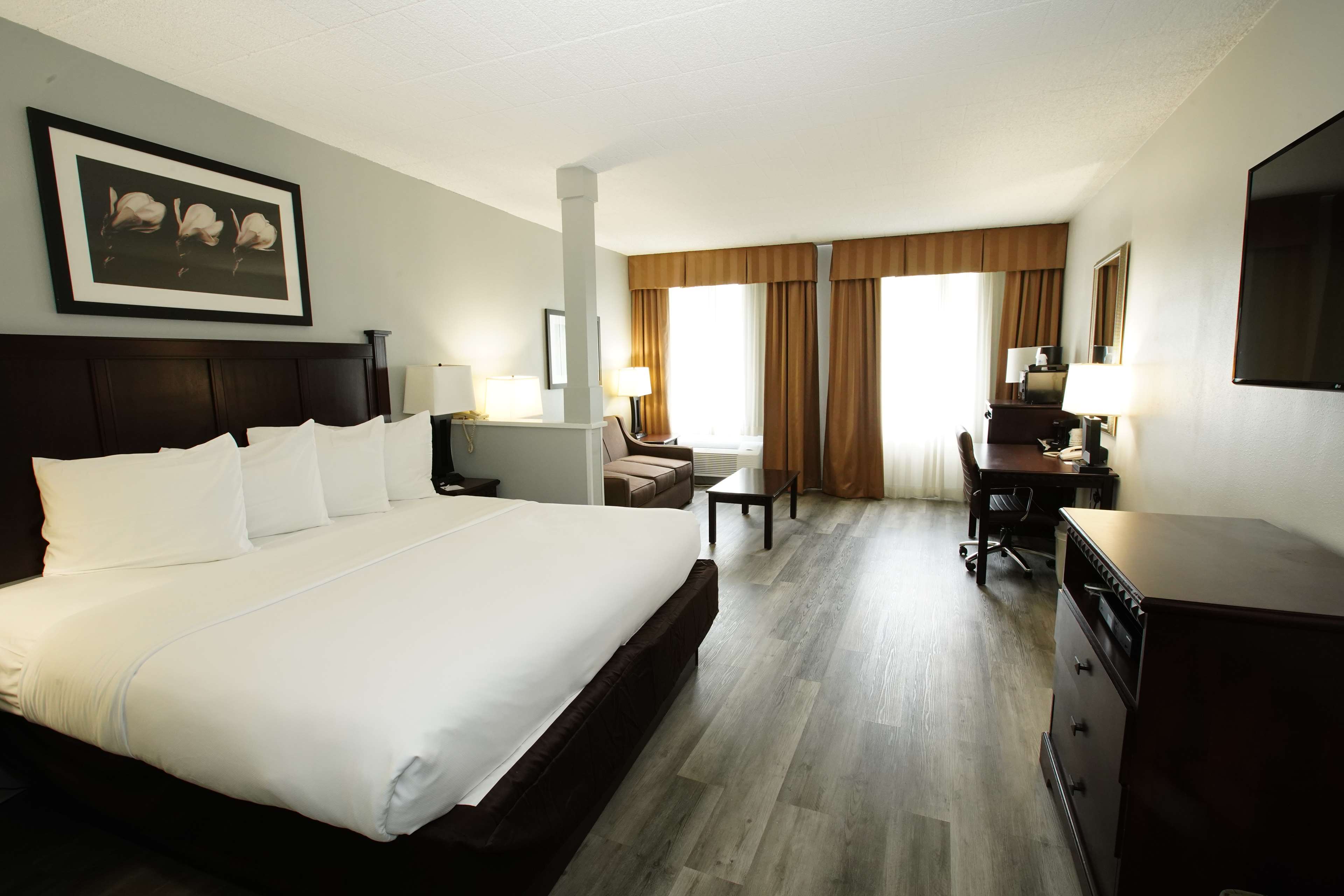 Best Western Paramus Hotel & Suites