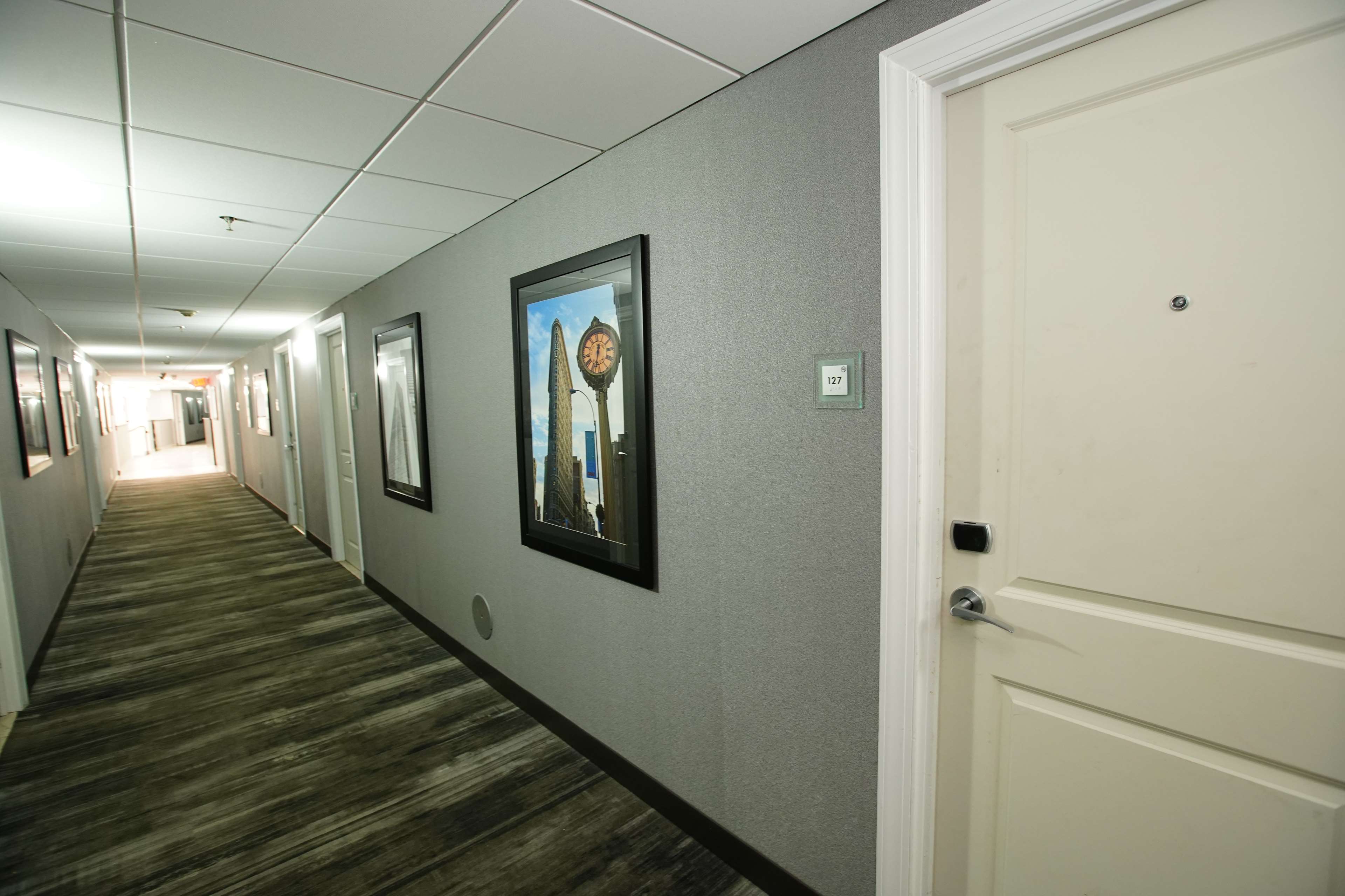 Best Western Paramus Hotel & Suites