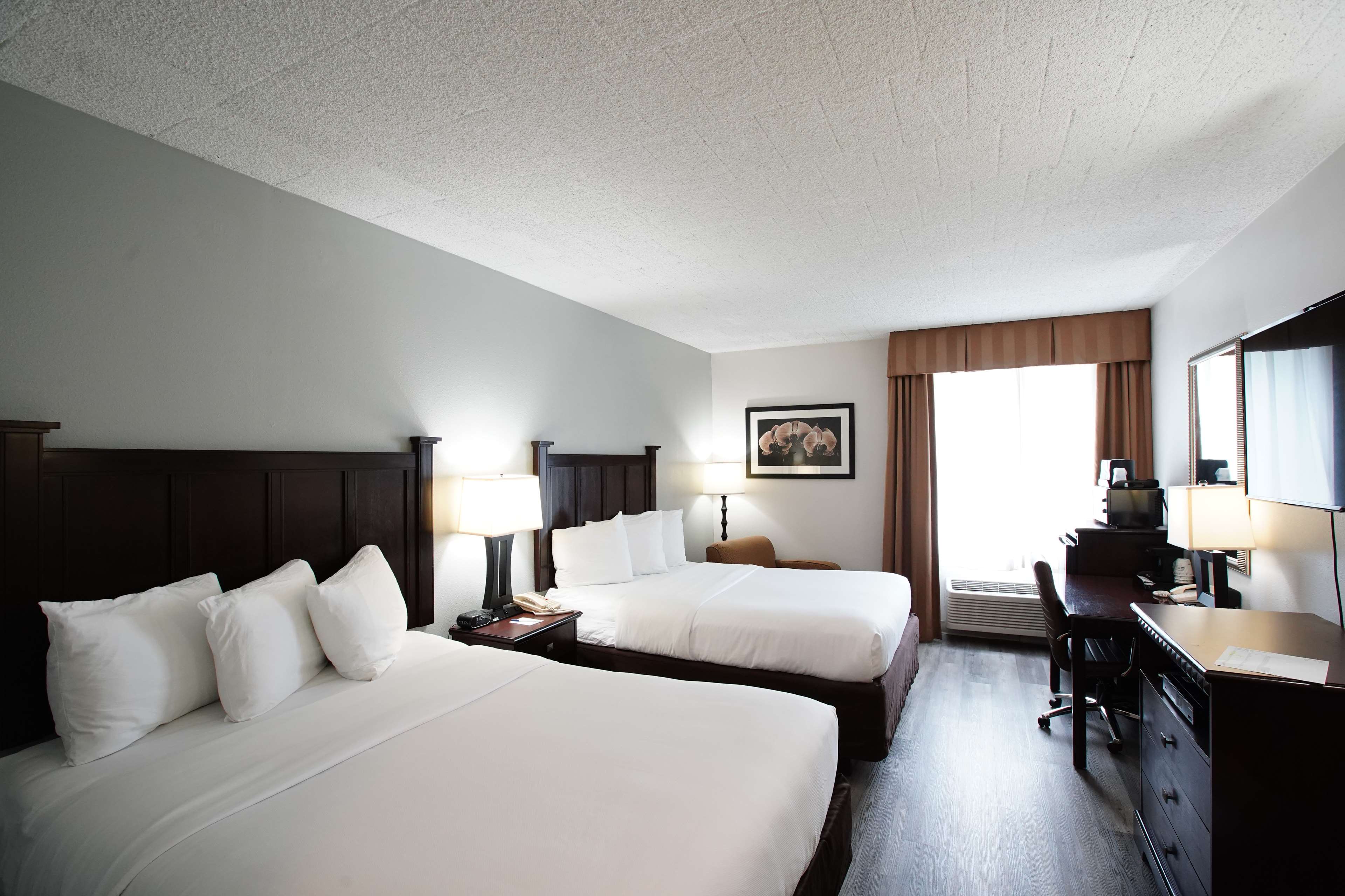 Best Western Paramus Hotel & Suites