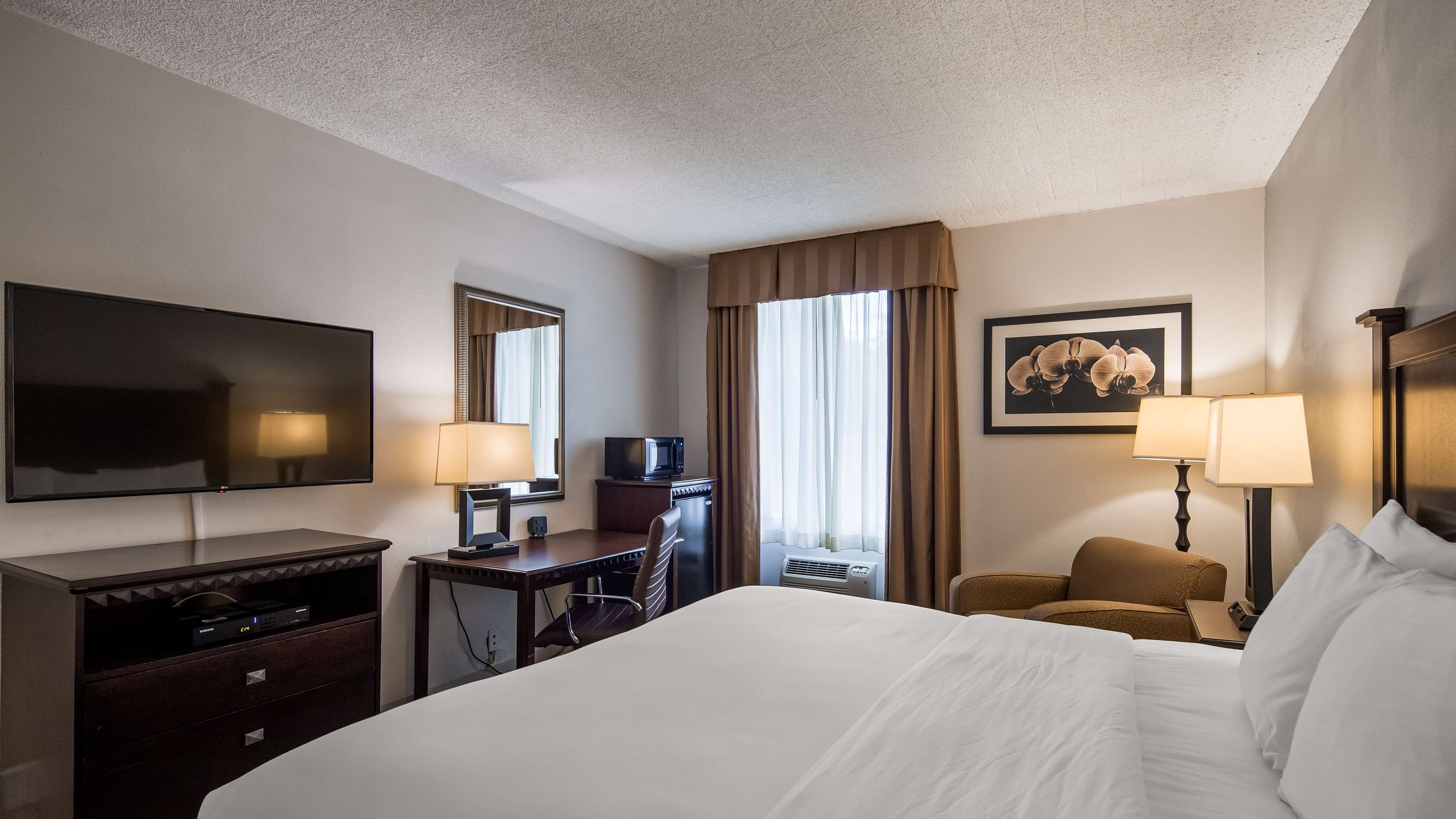 Best Western Paramus Hotel & Suites