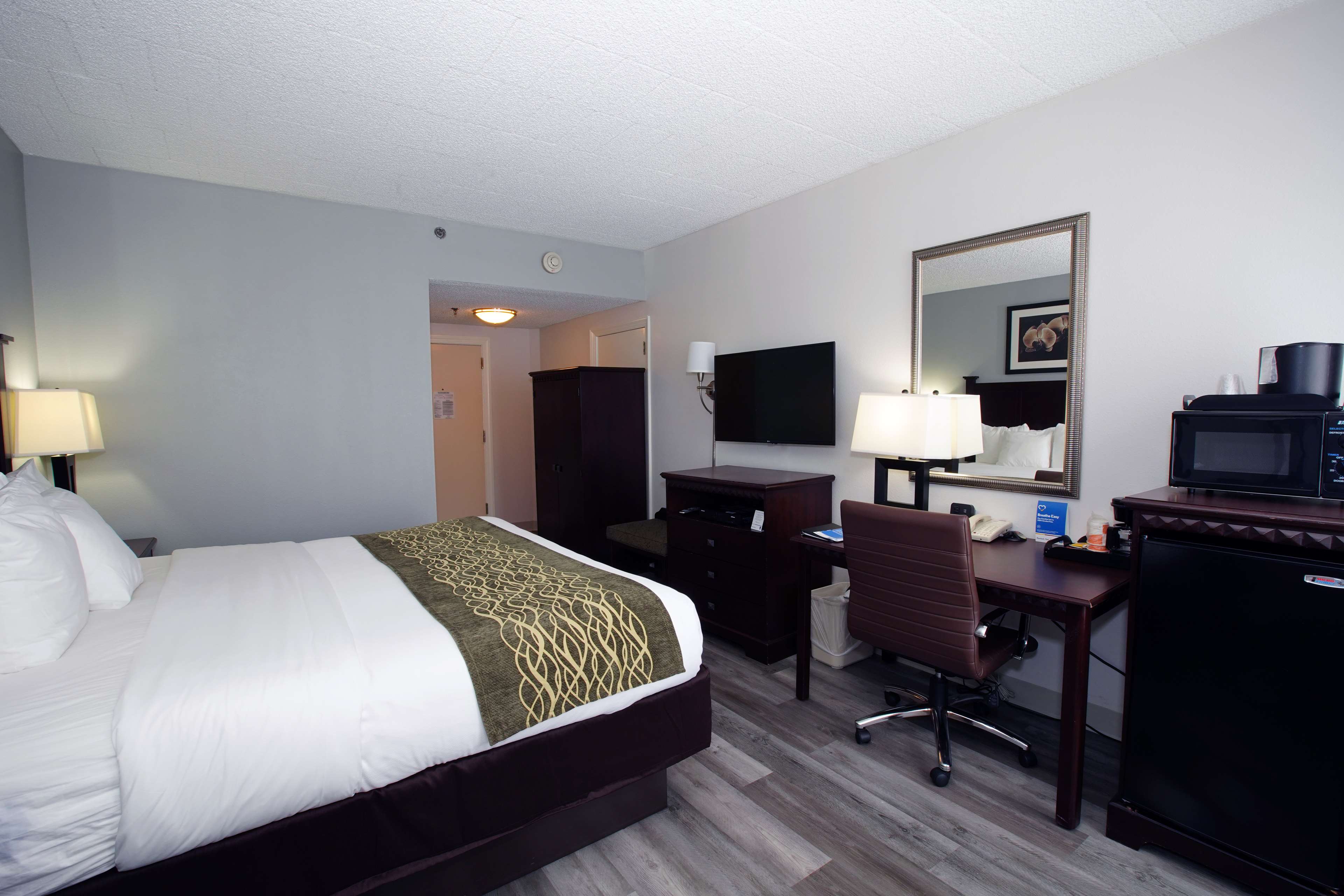 Best Western Paramus Hotel & Suites