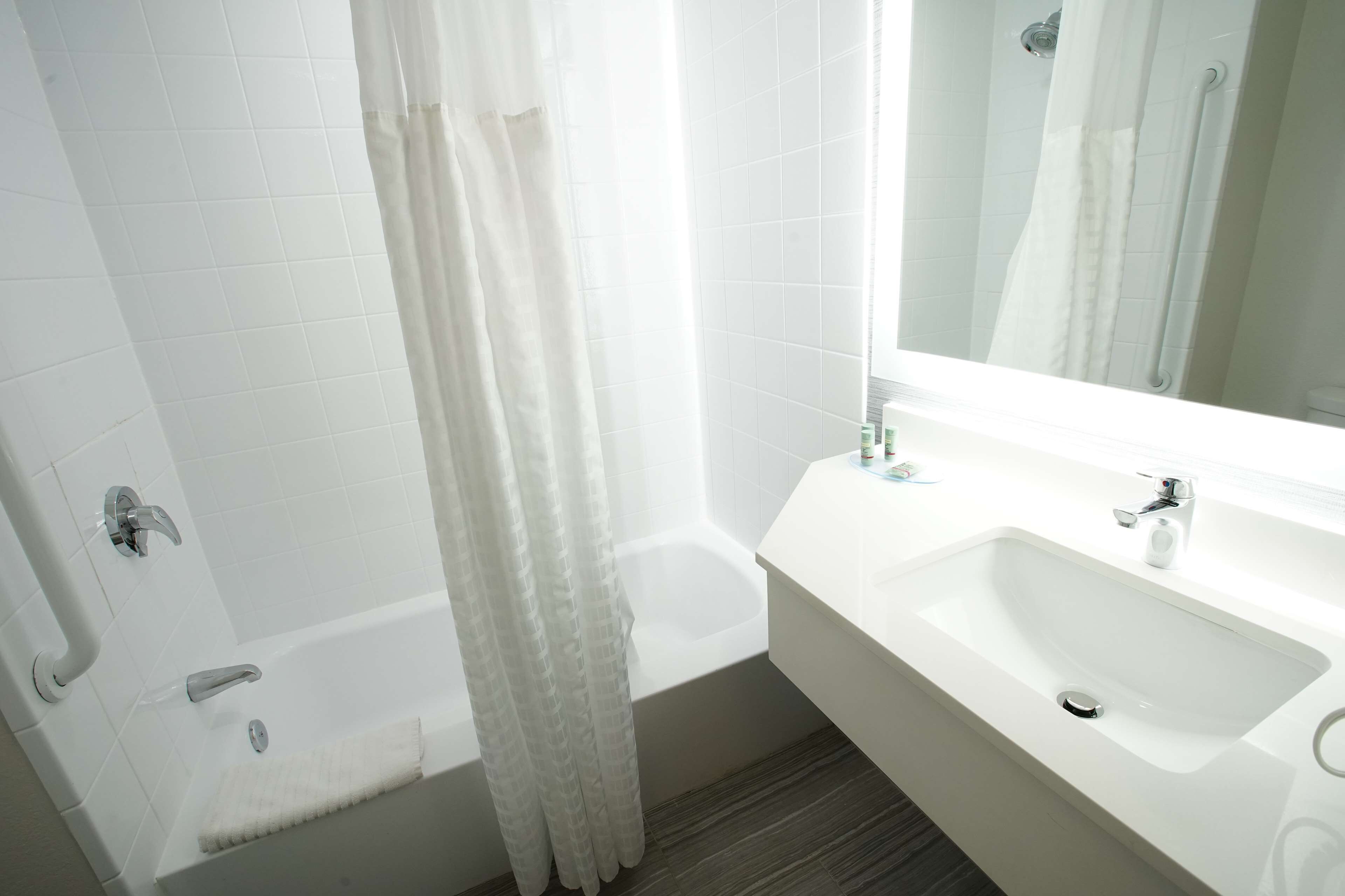 Best Western Paramus Hotel & Suites