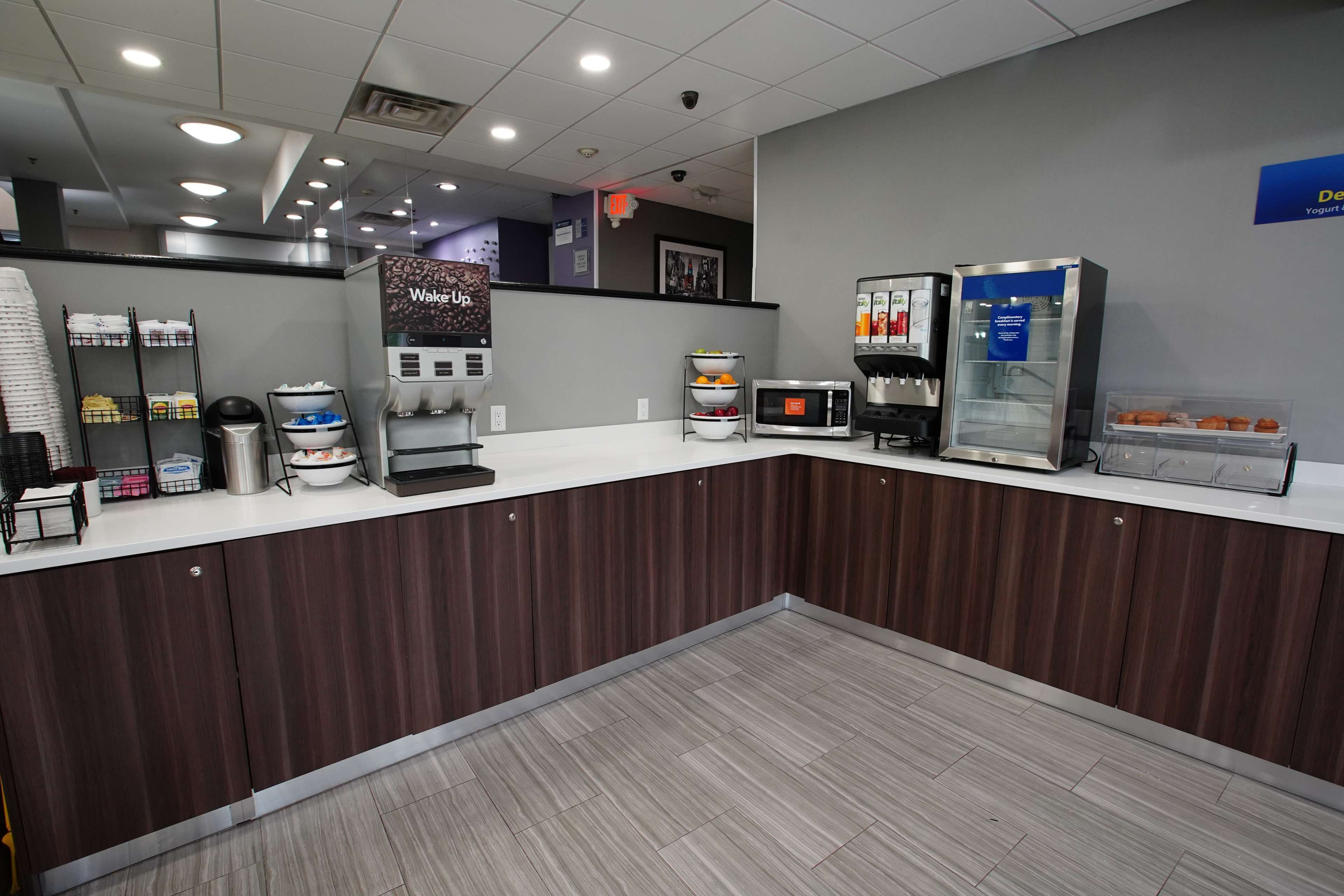 Best Western Paramus Hotel & Suites