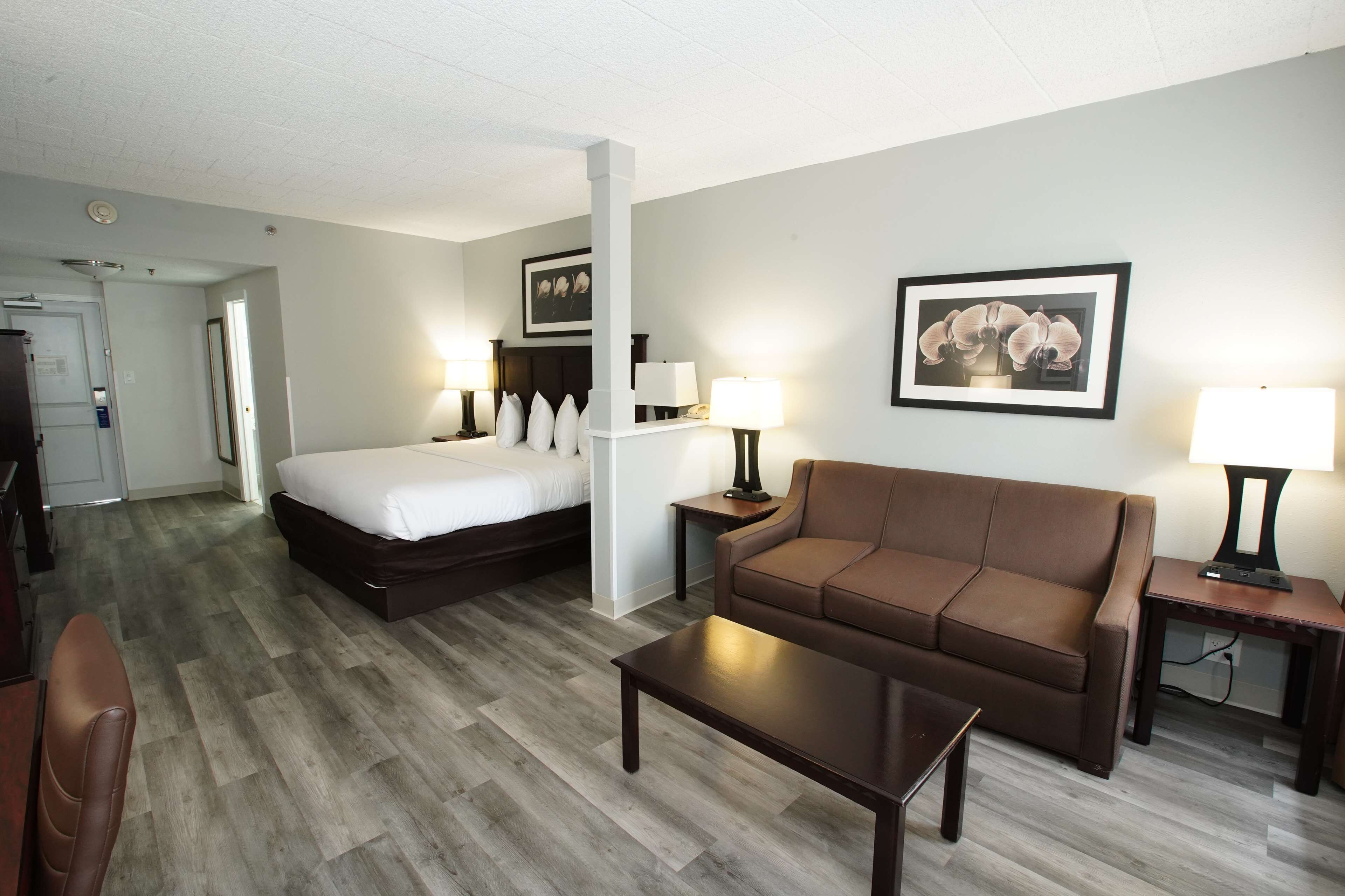 Best Western Paramus Hotel & Suites
