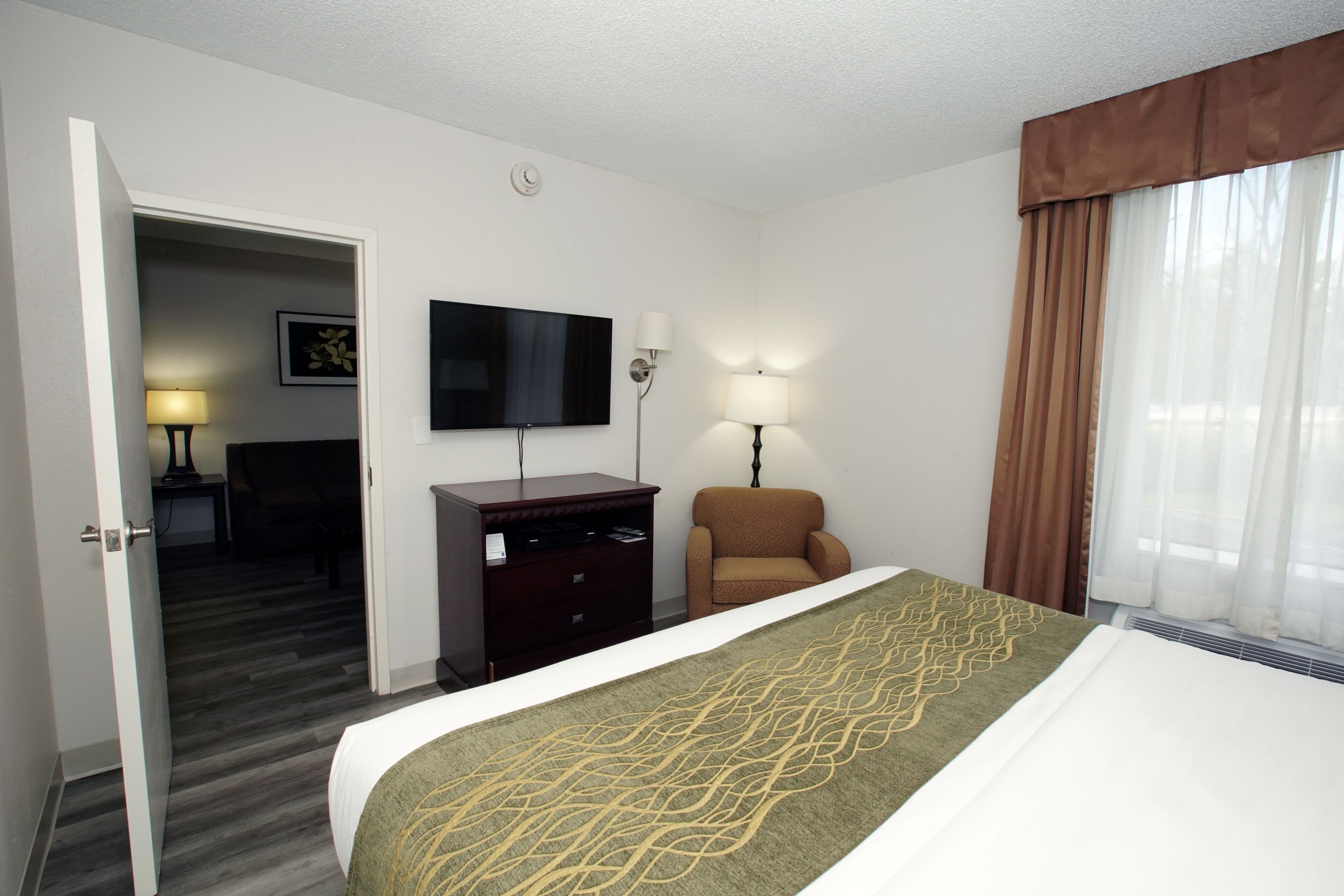 Best Western Paramus Hotel & Suites