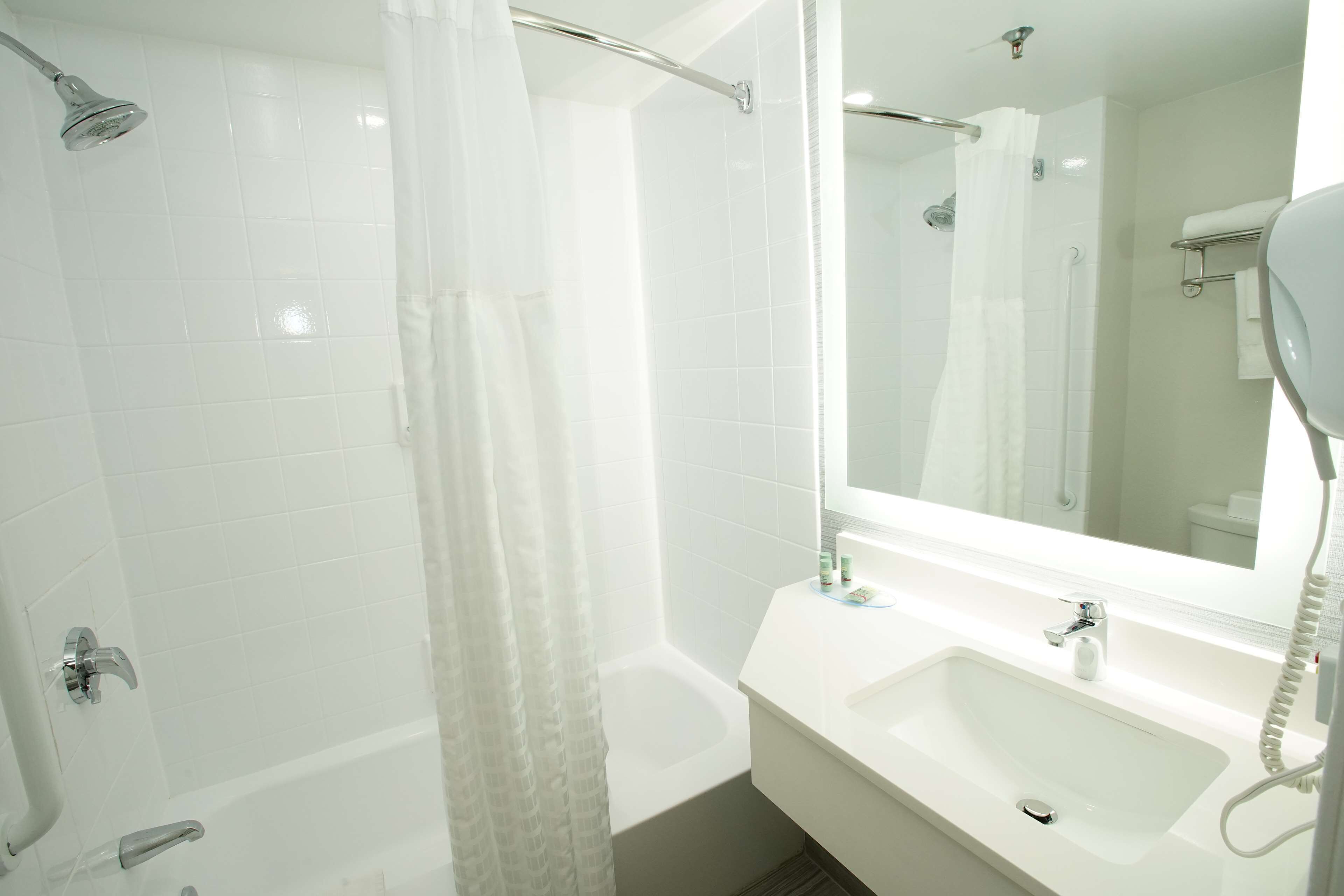Best Western Paramus Hotel & Suites