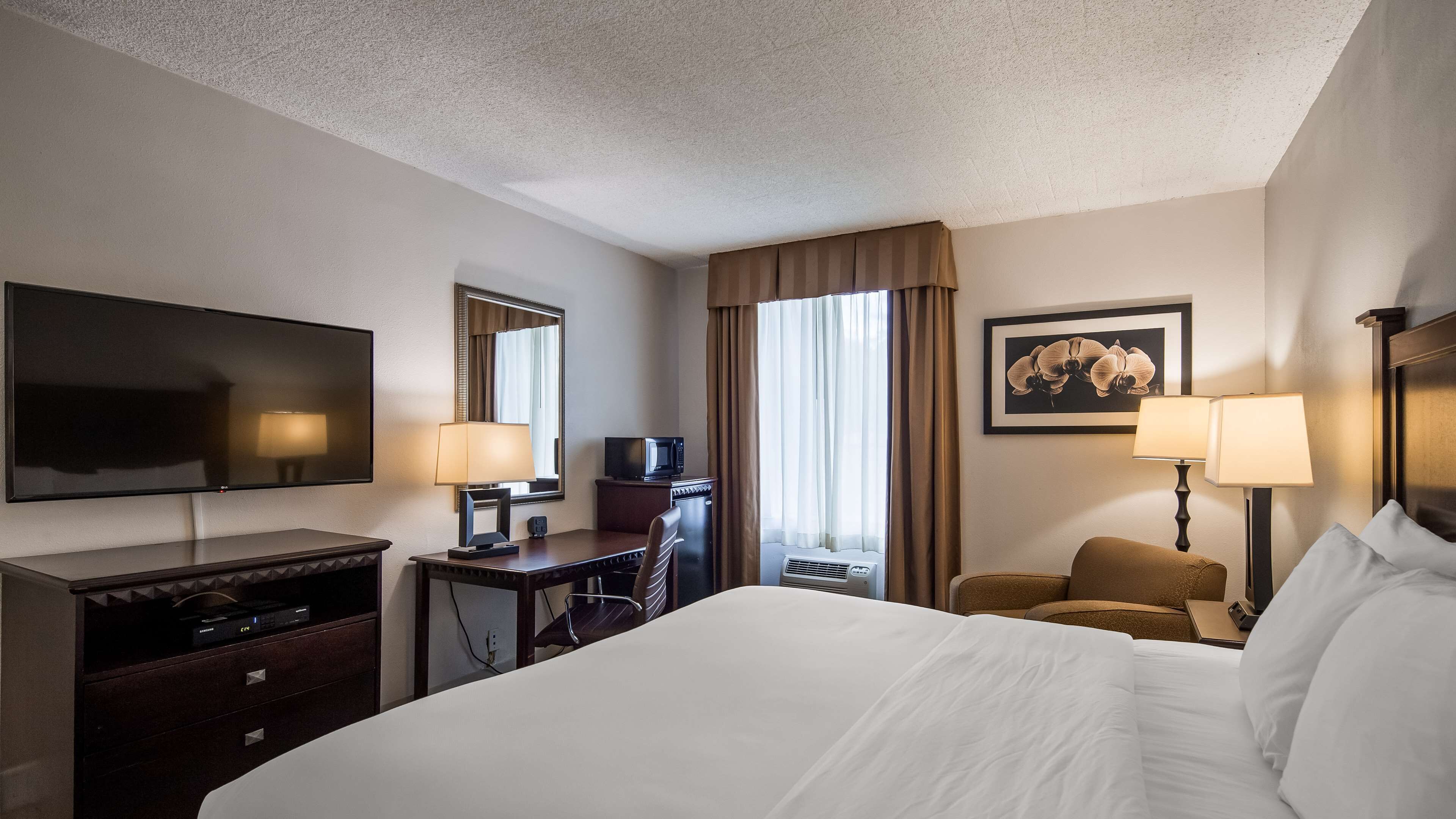 Best Western Paramus Hotel & Suites