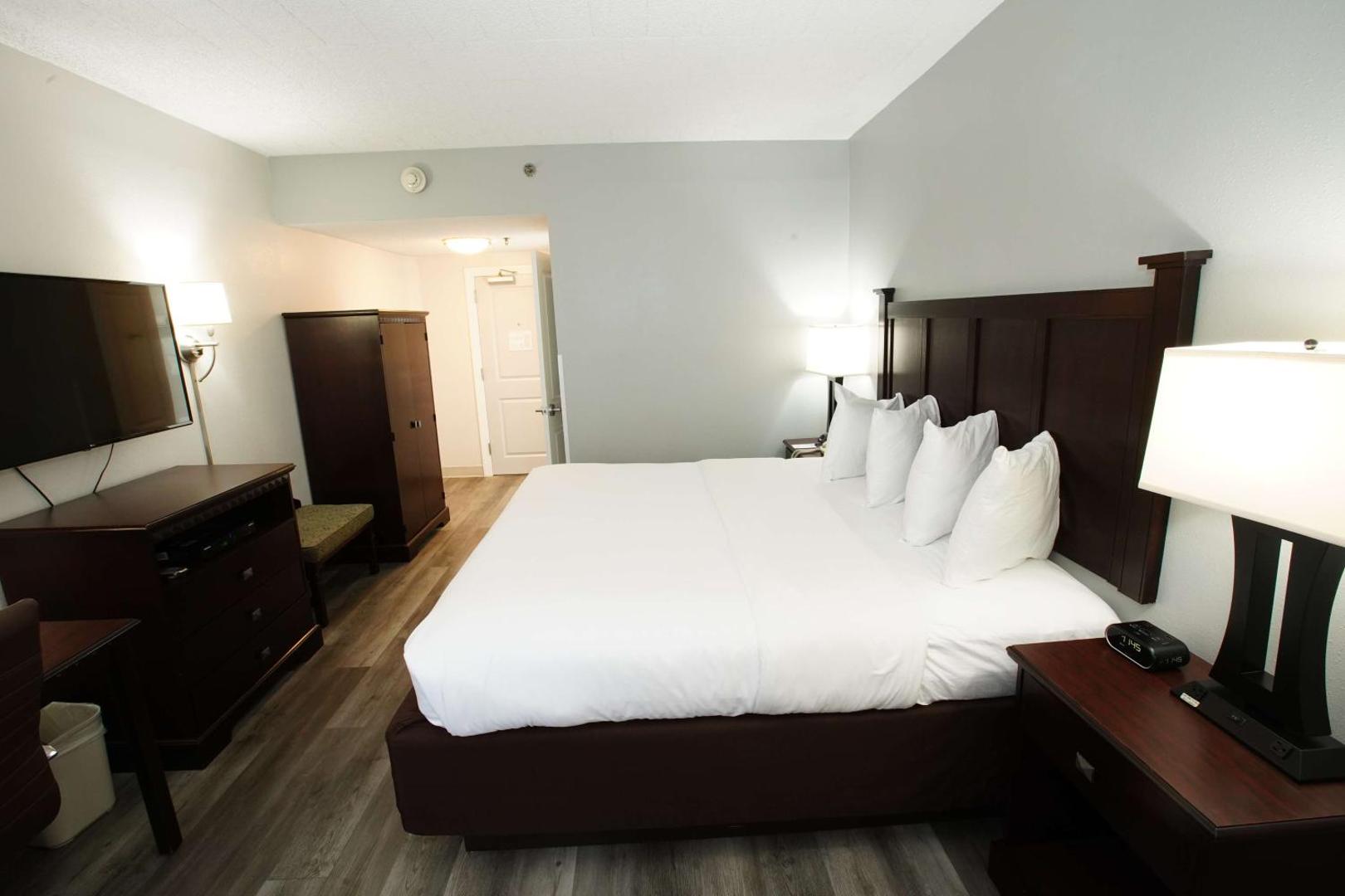 Best Western Paramus Hotel & Suites
