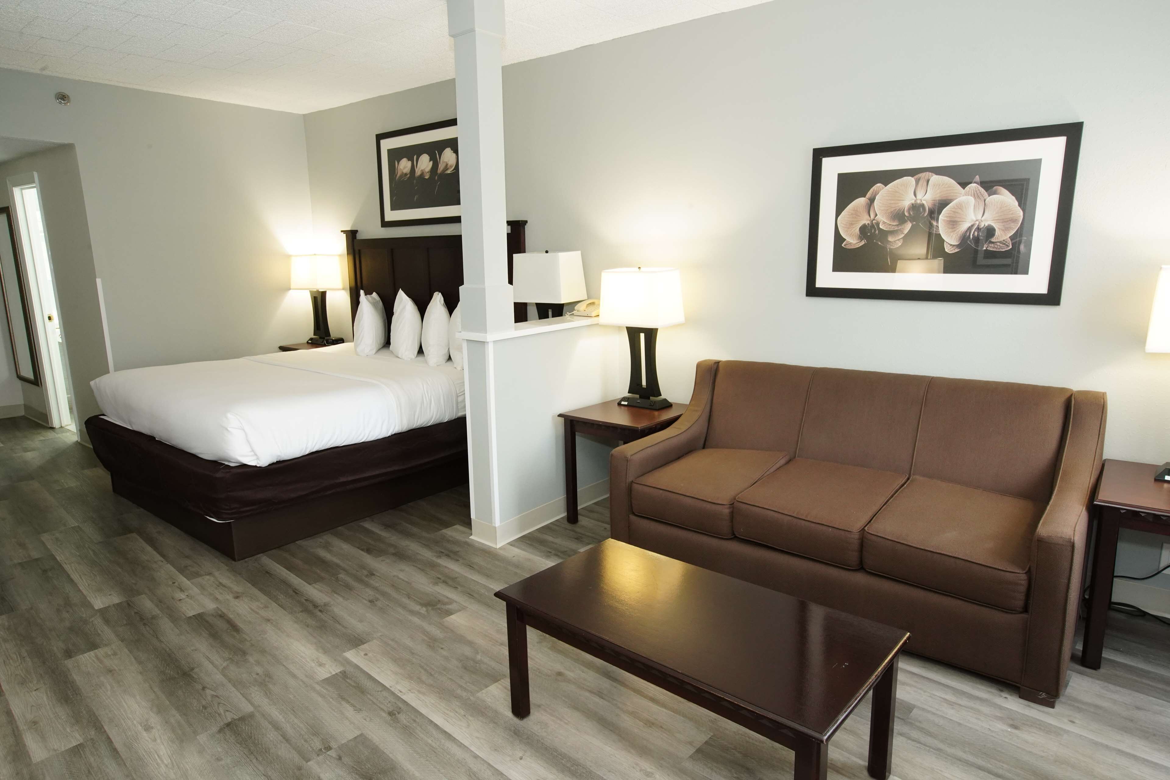 Best Western Paramus Hotel & Suites