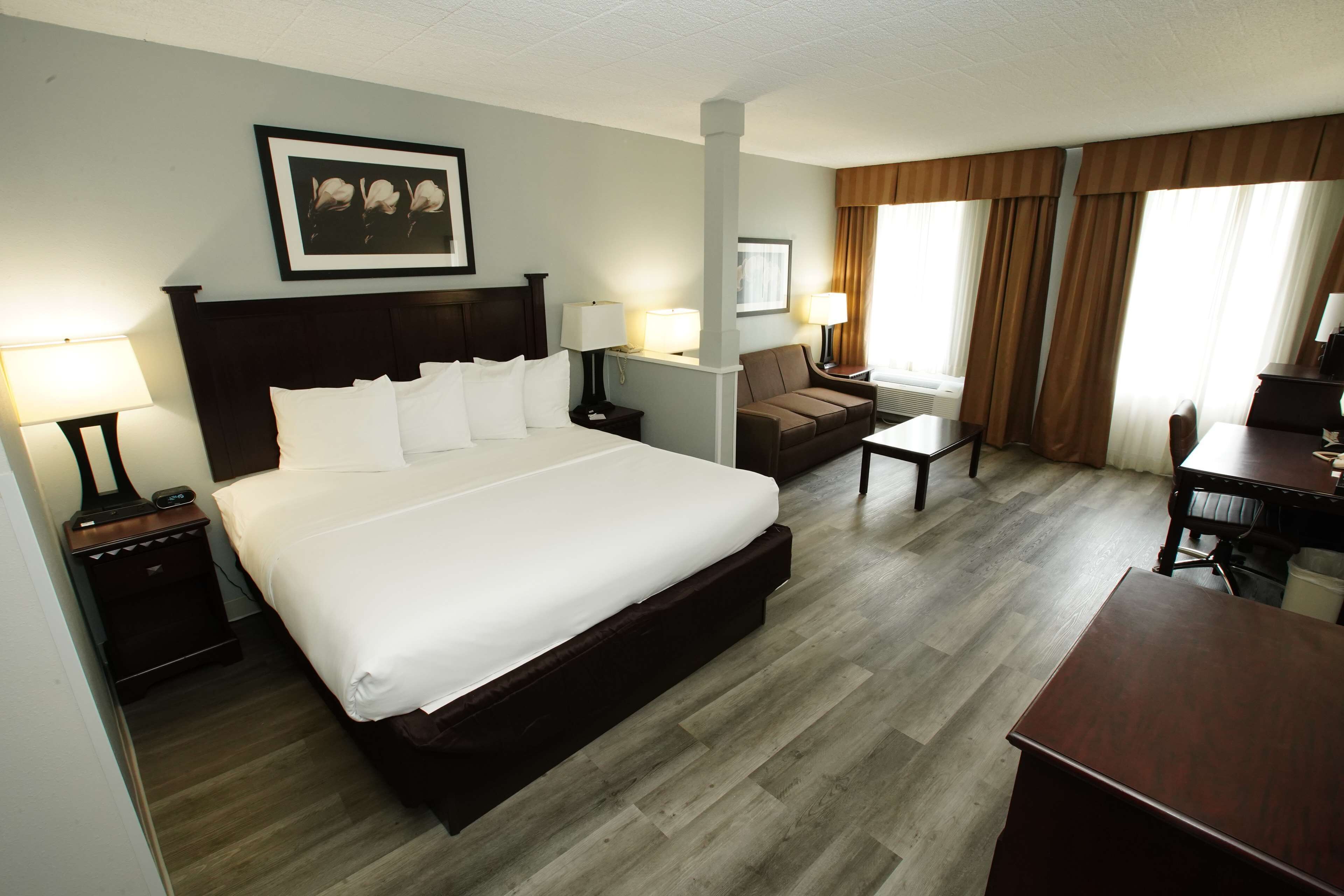 Best Western Paramus Hotel & Suites