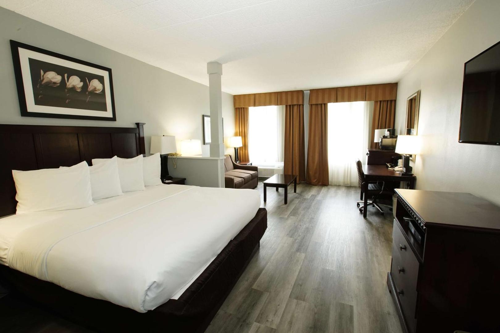Best Western Paramus Hotel & Suites
