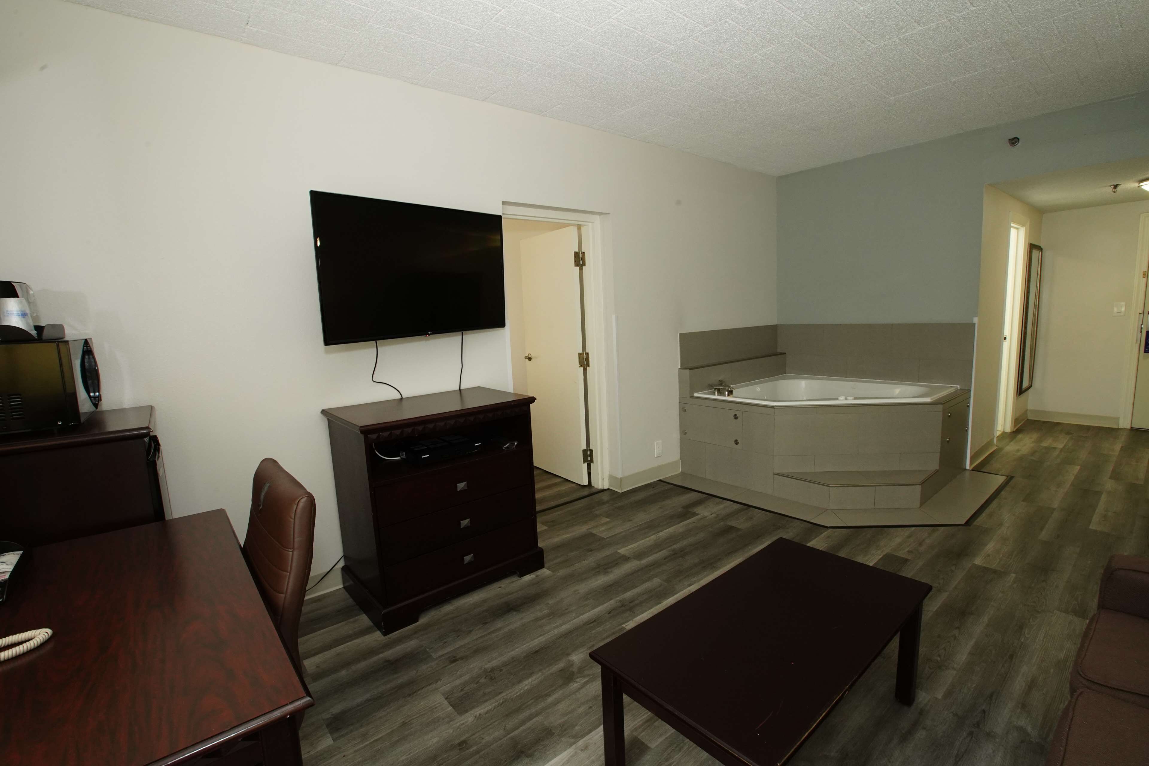 Best Western Paramus Hotel & Suites