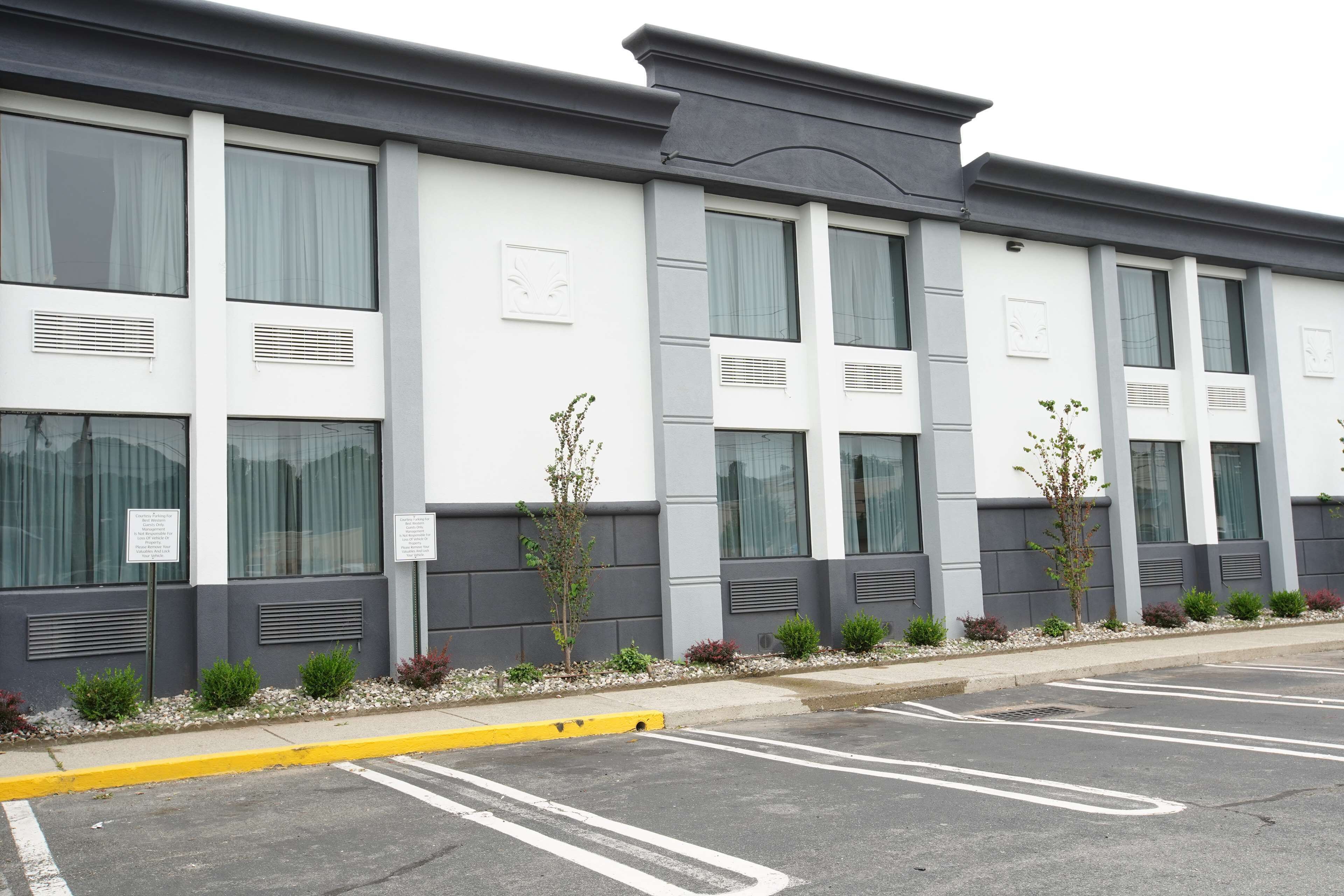 Best Western Paramus Hotel & Suites