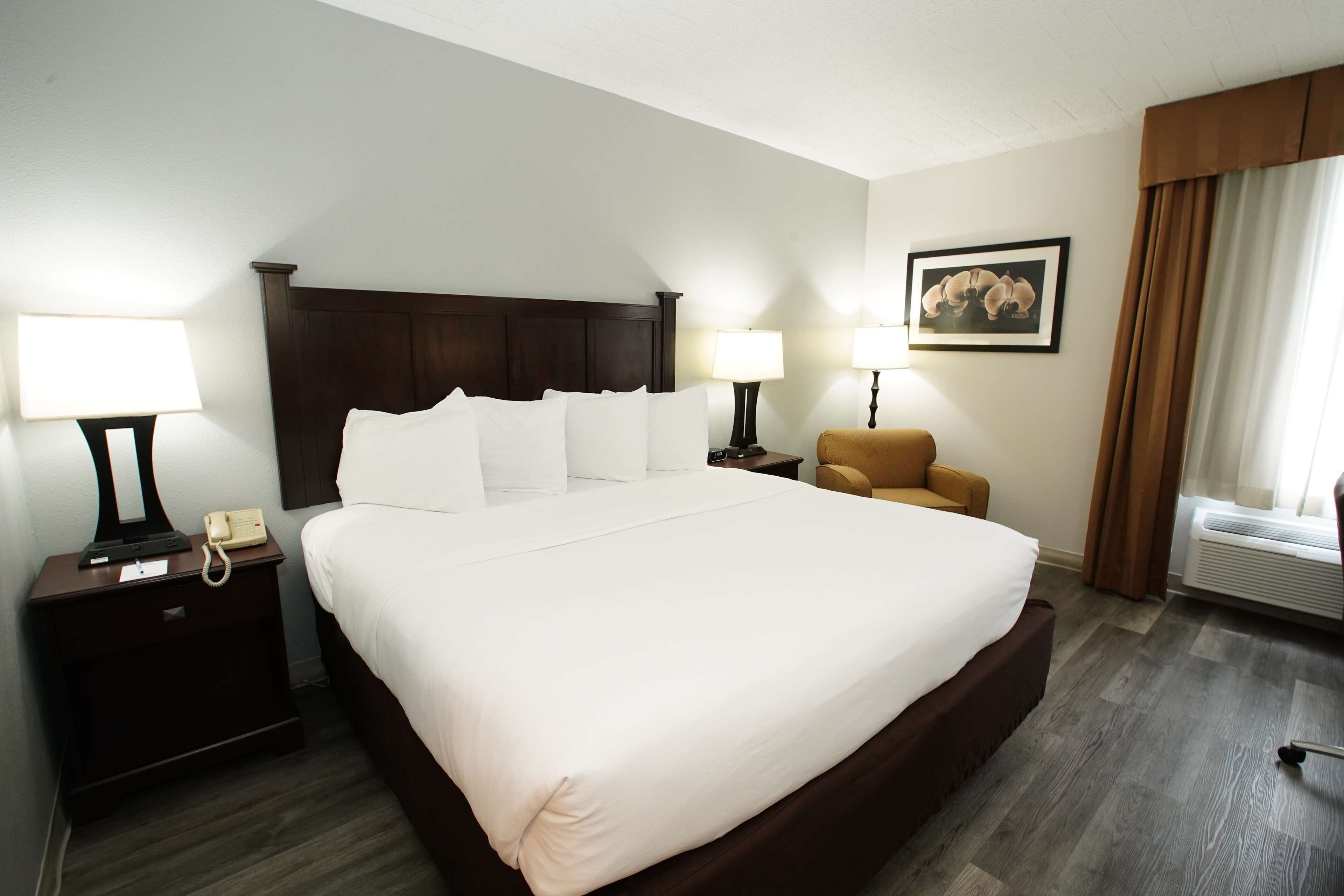 Best Western Paramus Hotel & Suites