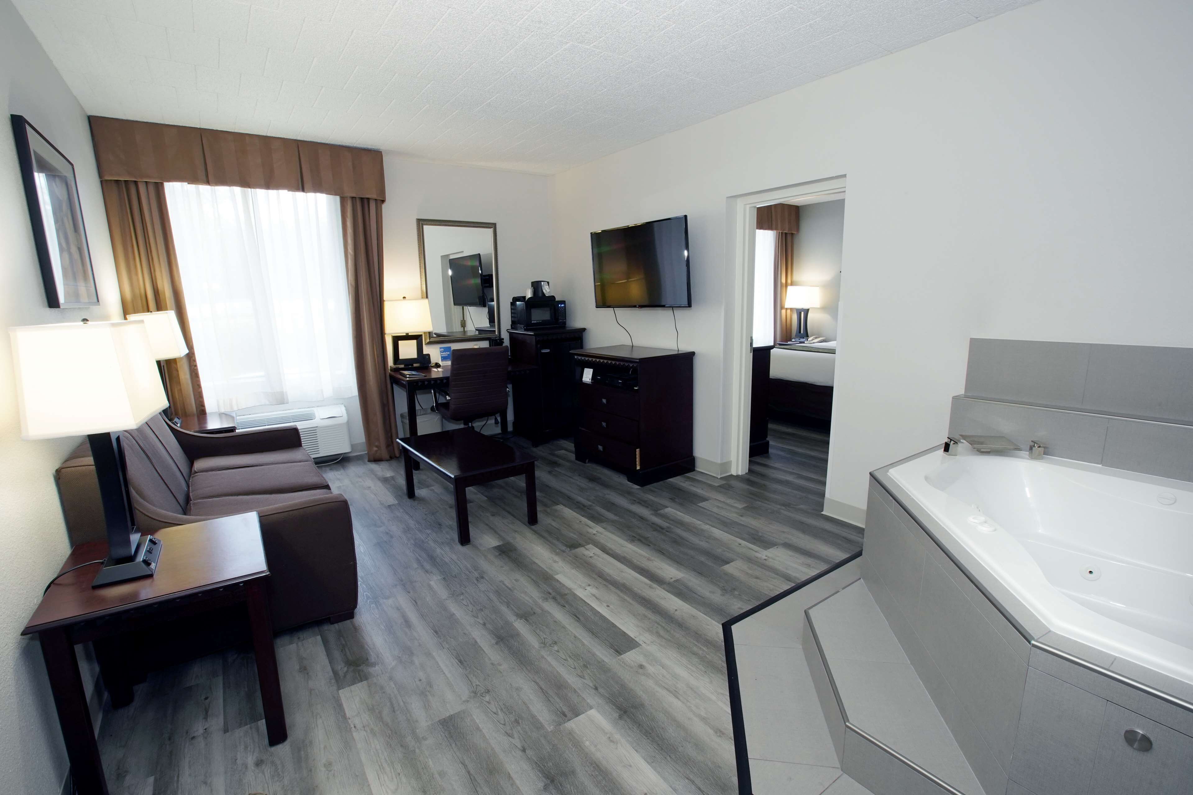 Best Western Paramus Hotel & Suites