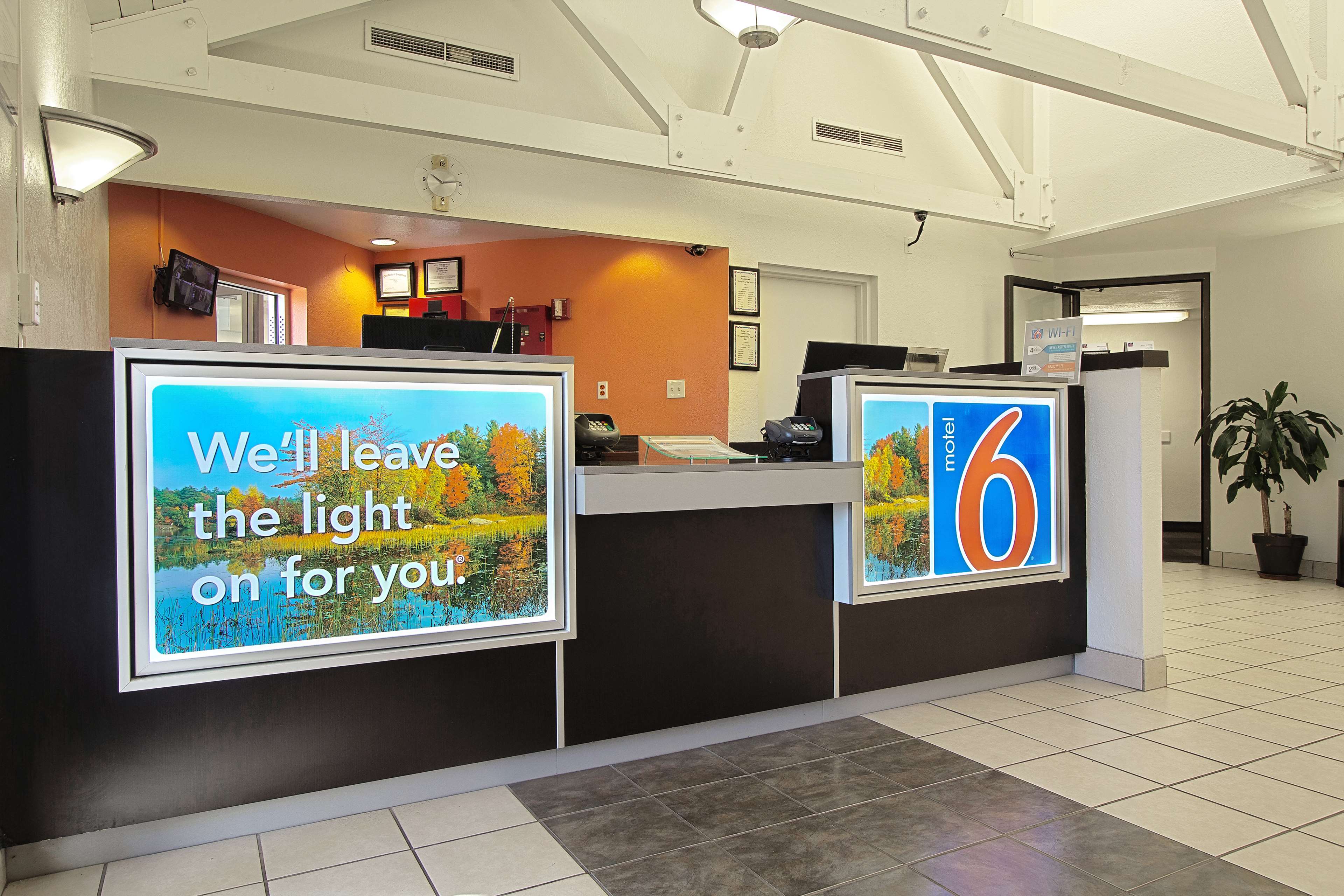 Motel 6 Piscataway