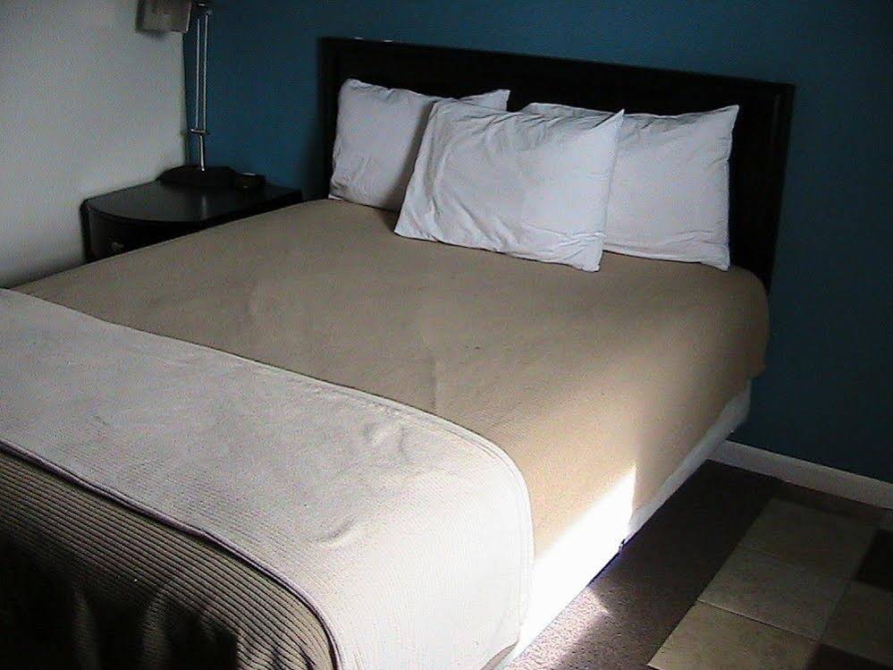 Shore Point Motel