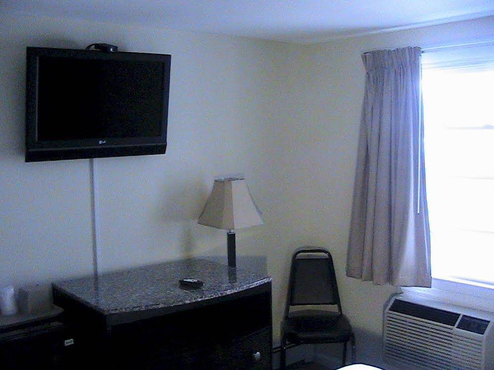 Shore Point Motel