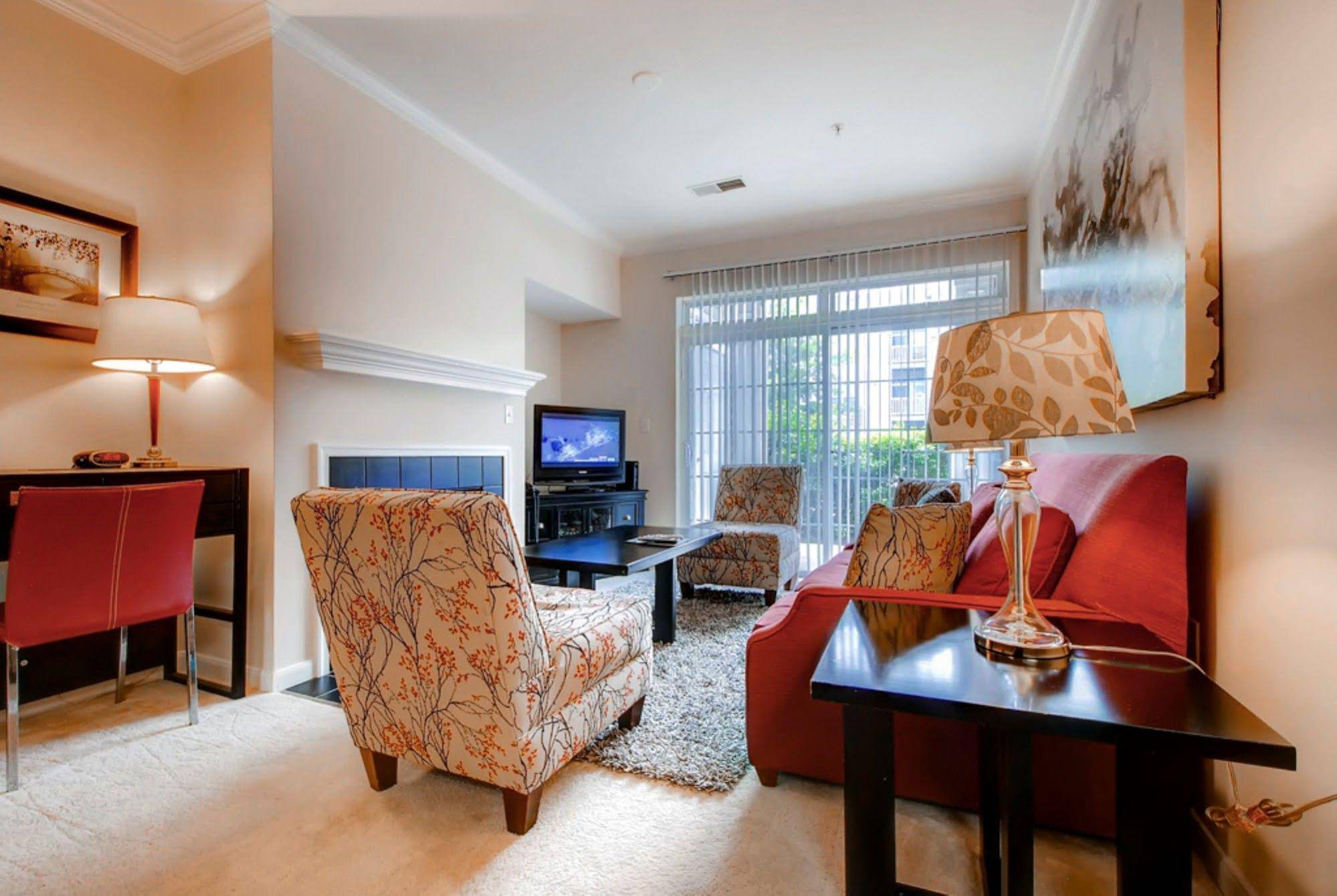 Global Luxury Suites at the Junction