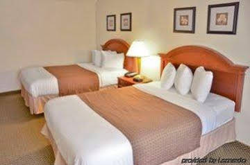 La Quinta Inn & Suites Runnemede-Philadelphia