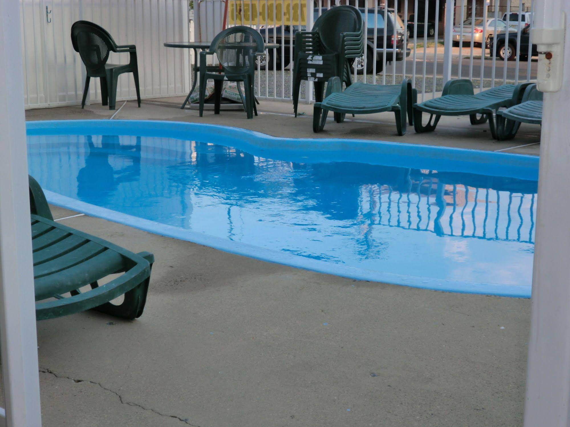 Bay Breeze Motel