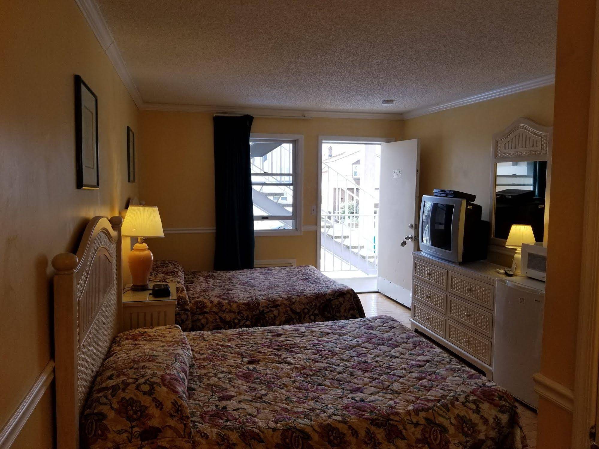 Bay Breeze Motel