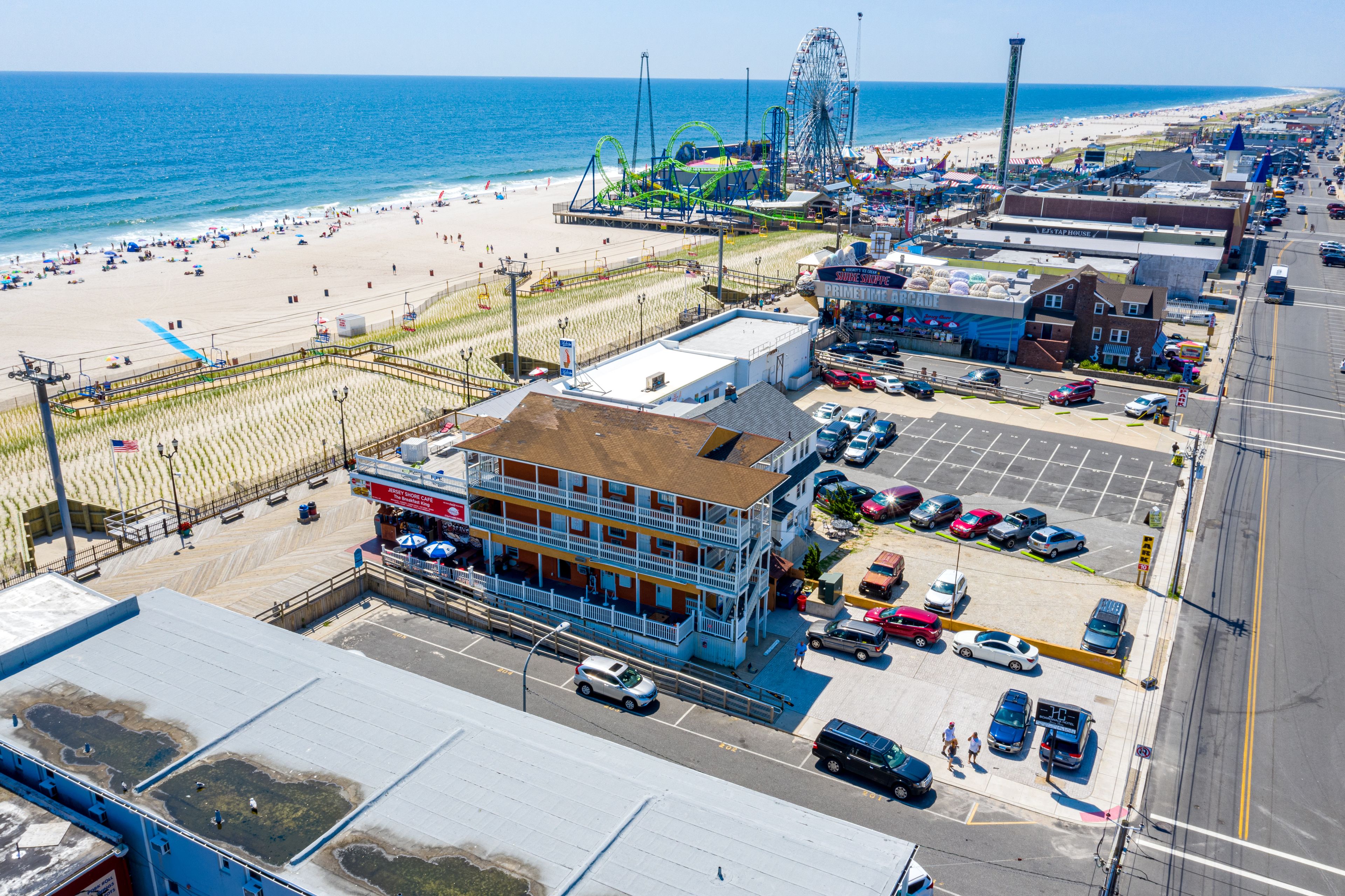 Boardwalk Hotel Charlee & Beach House Rentals