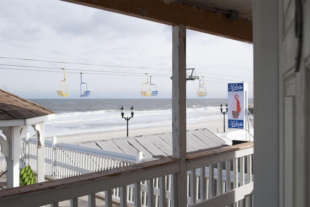 Boardwalk Hotel Charlee