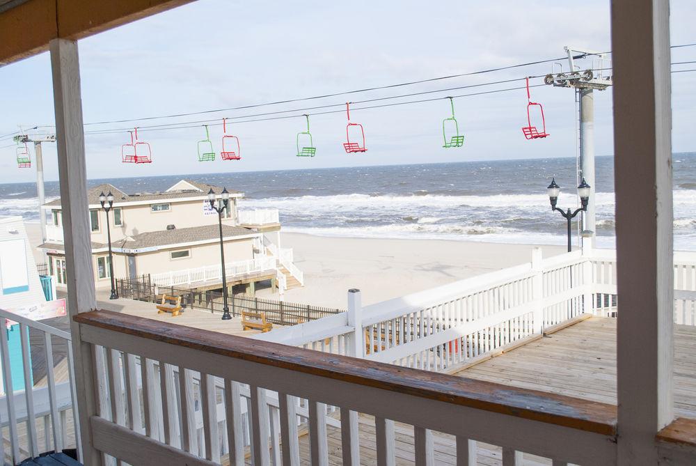 Boardwalk Hotel Charlee