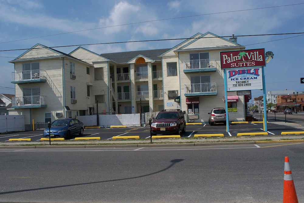 Hotel Charlee Villas by the Beach
