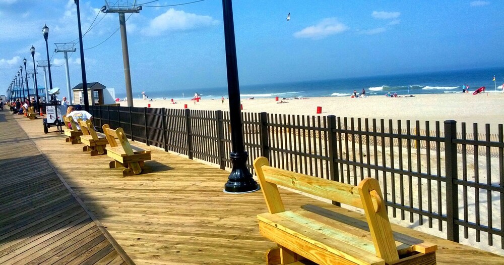 Hotel Charlee Villas by the Beach