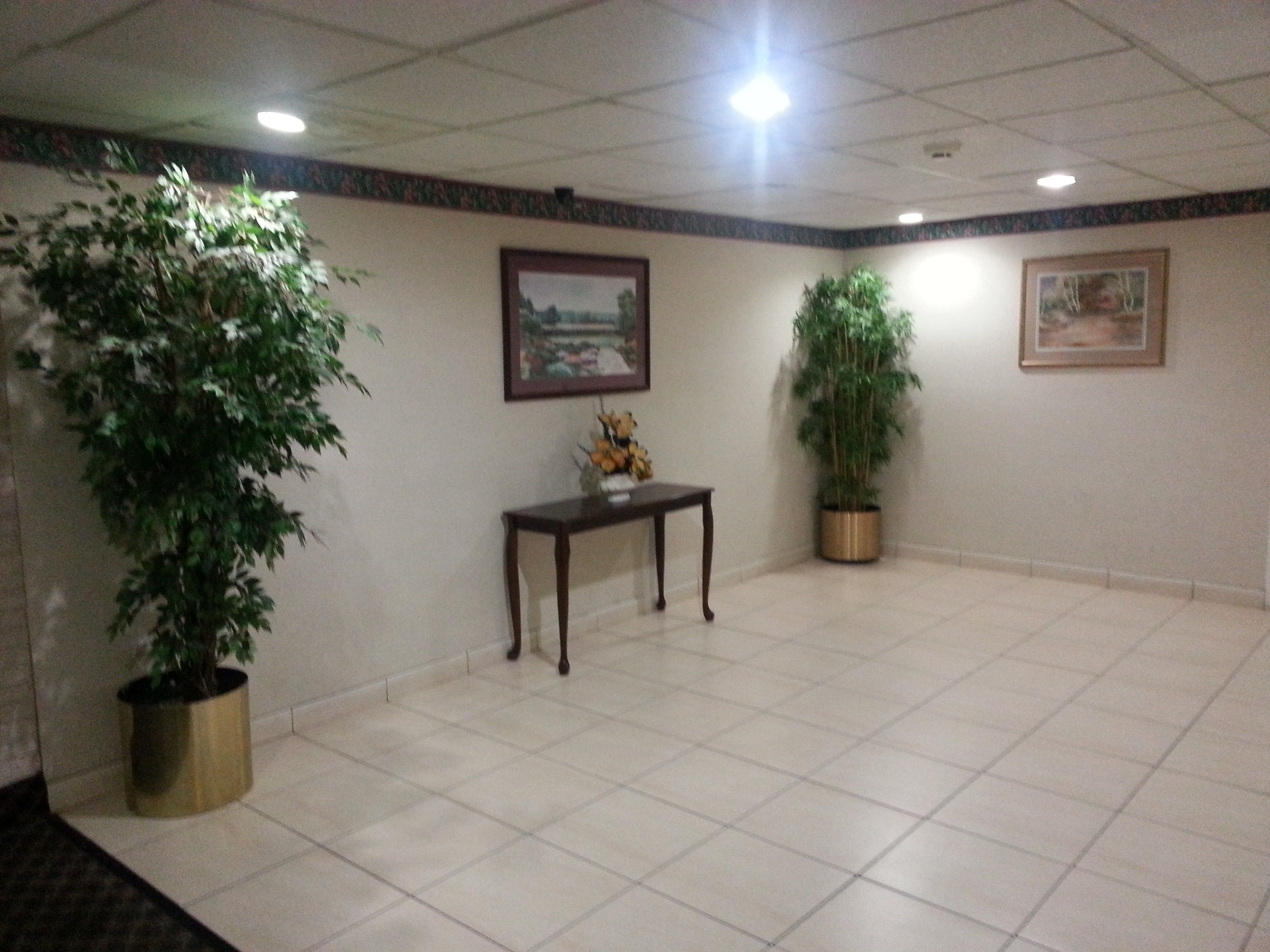 Red Carpet Inn & Suites