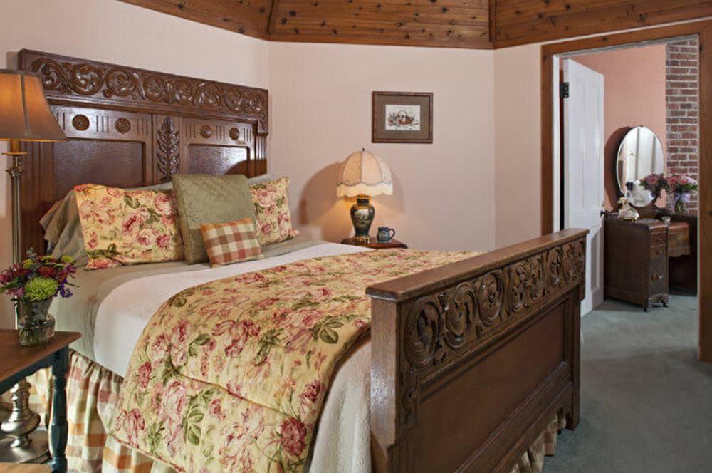 Whistling Swan Inn
