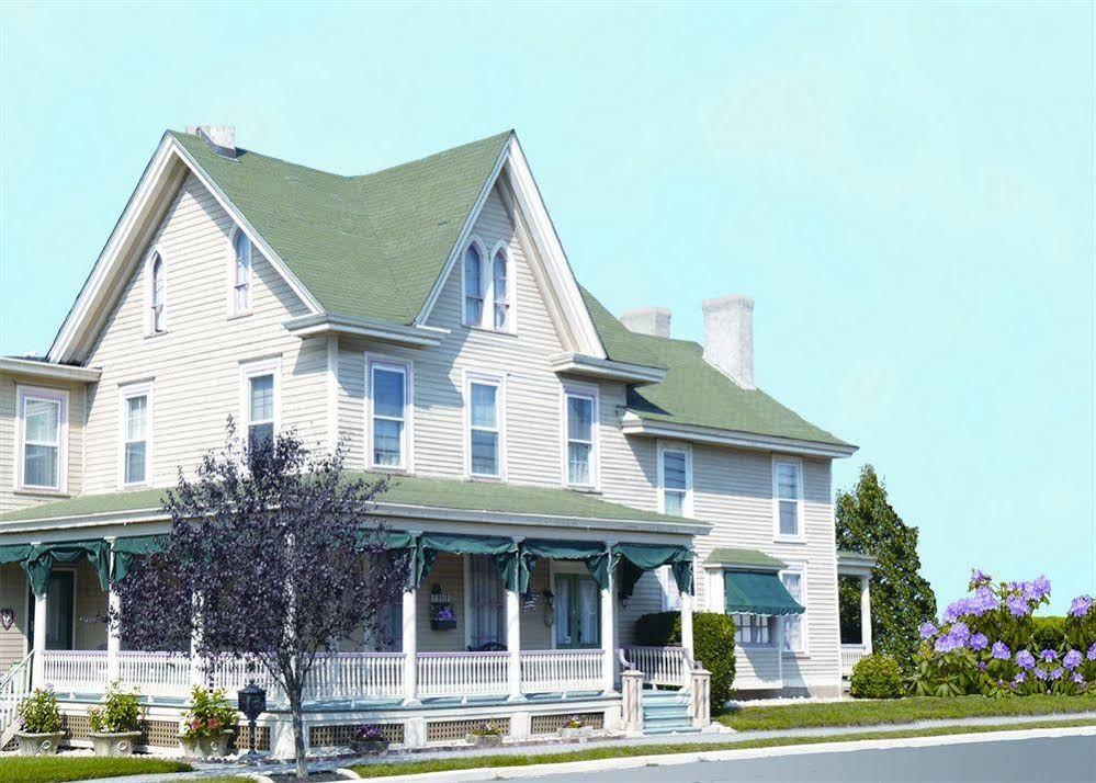 J.D. Thompson Inn