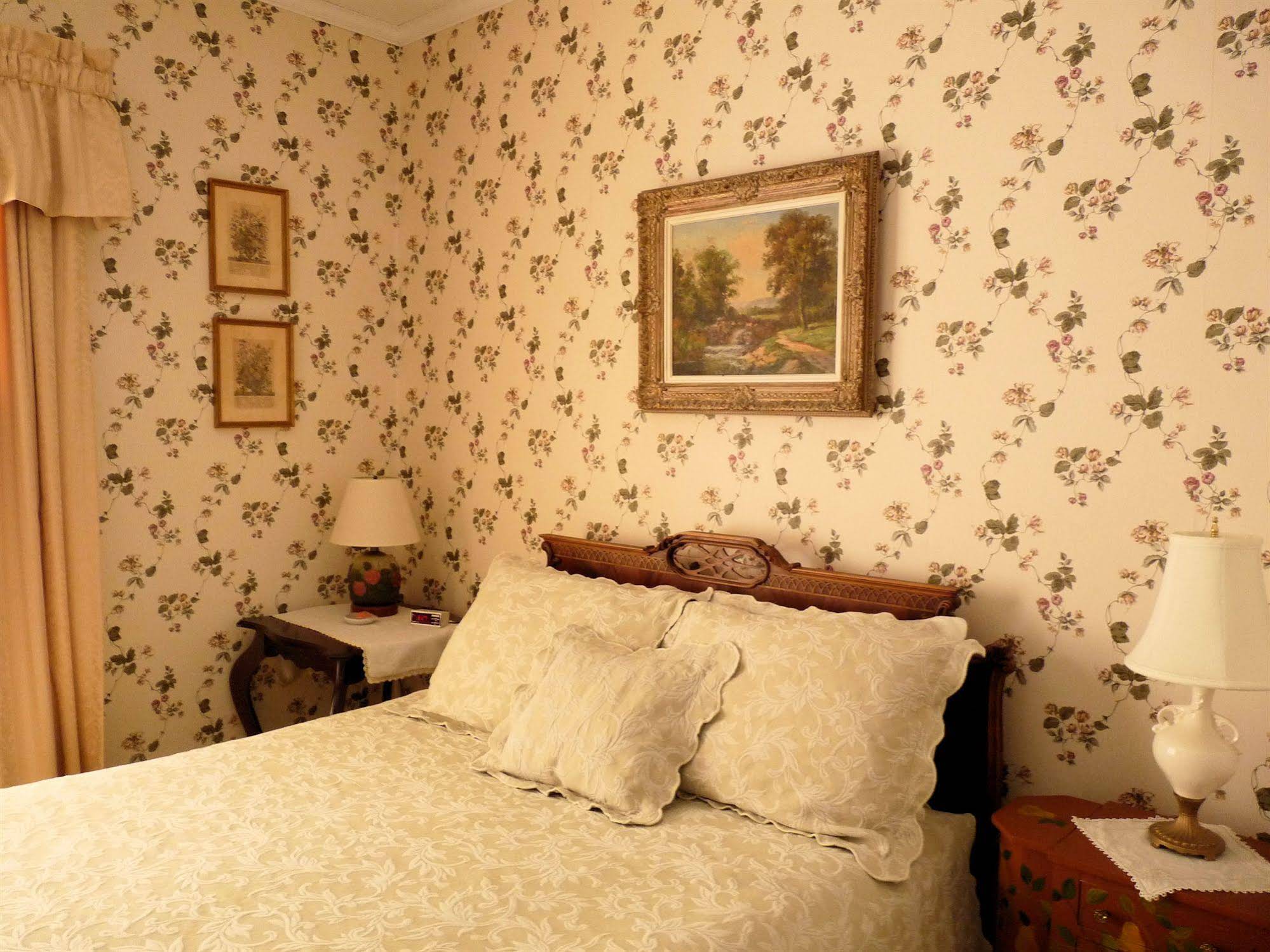 J.D. Thompson Inn