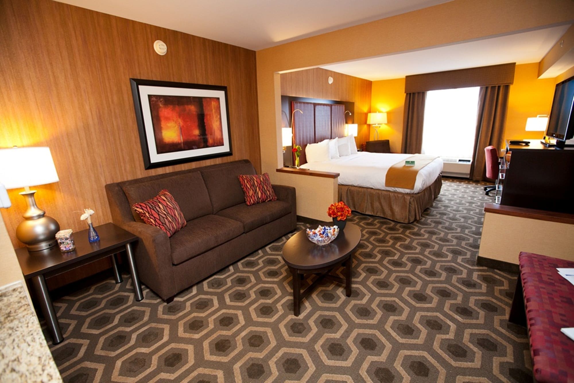 Holiday Inn Express & Suites
