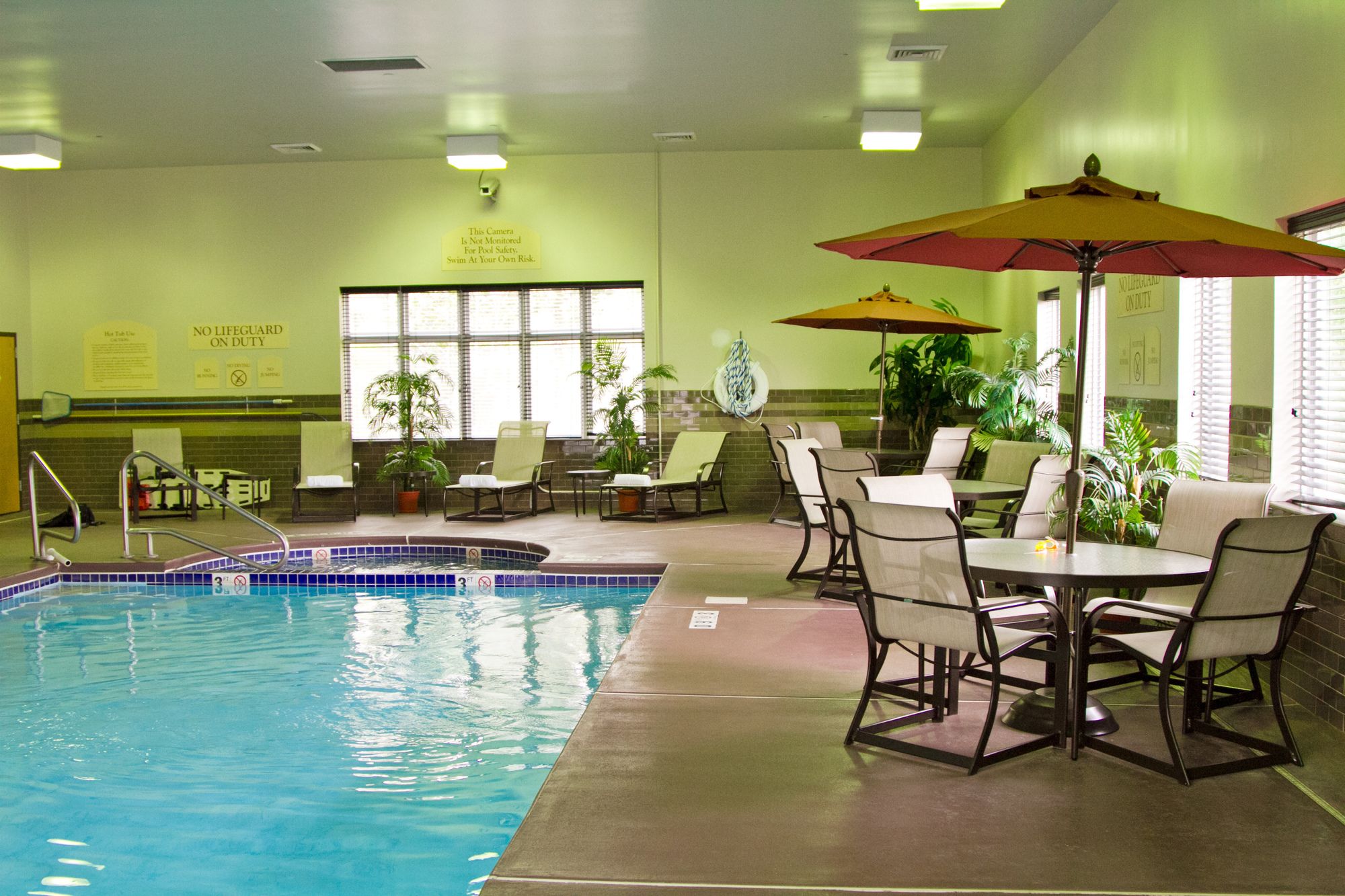 Holiday Inn Express & Suites