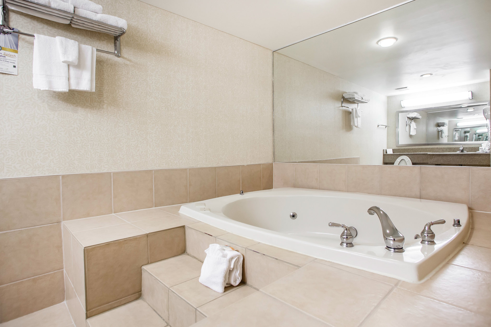 Red Roof Inn & Suites Mt Holly - McGuire AFB