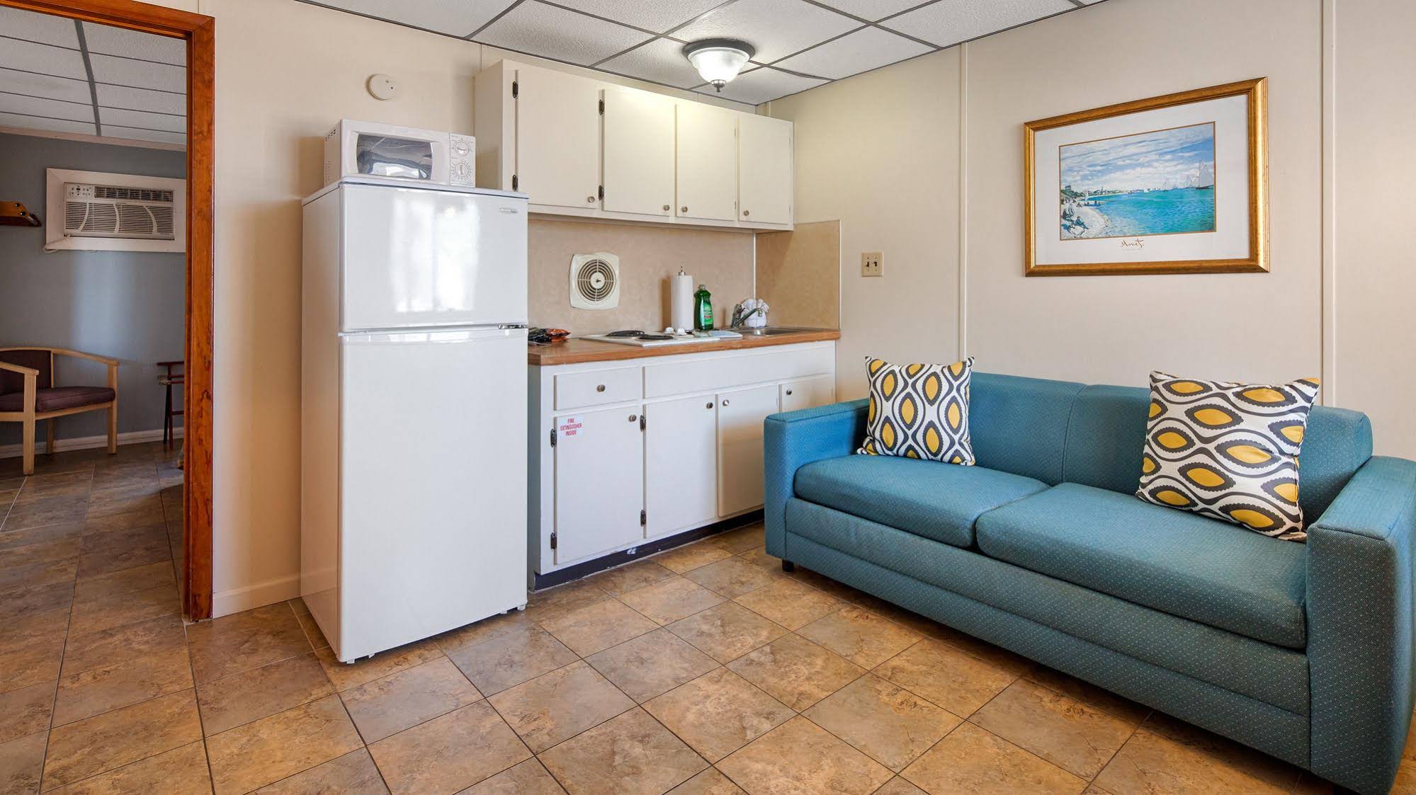 Daytona Inn And Suites