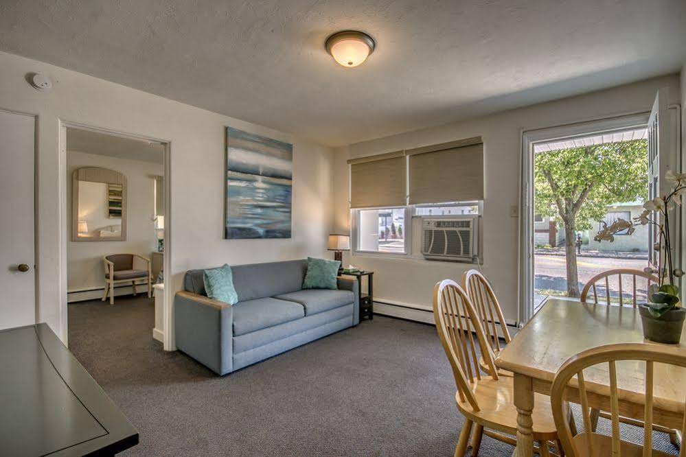 Daytona Inn And Suites