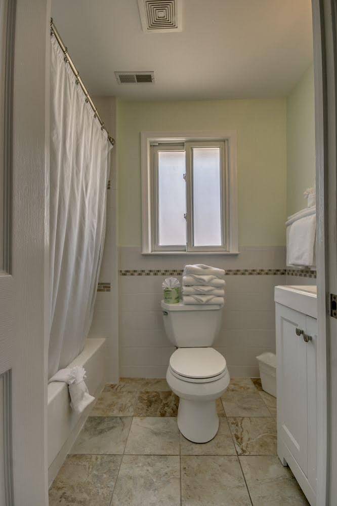 Daytona Inn And Suites