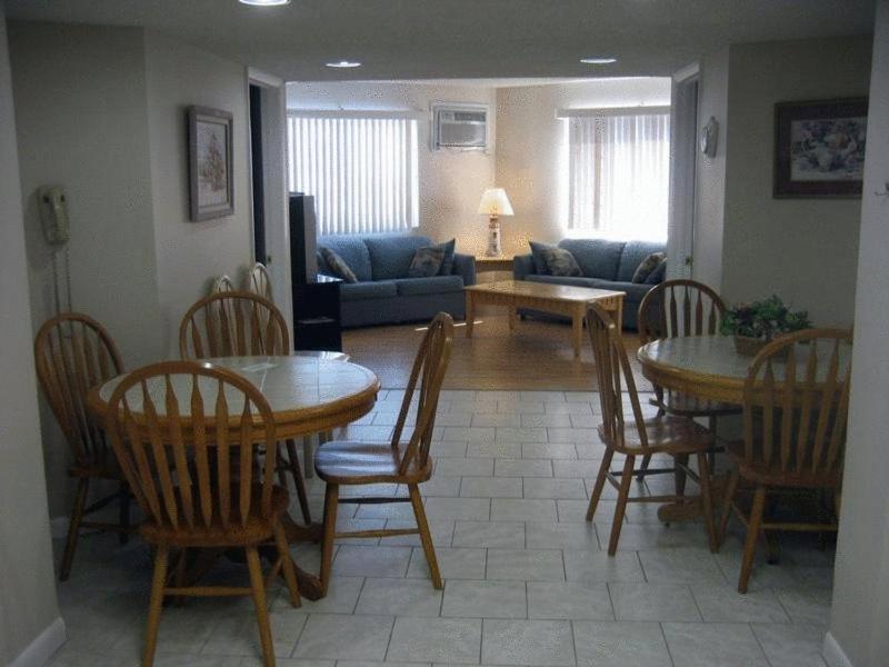 Diplomat Suites