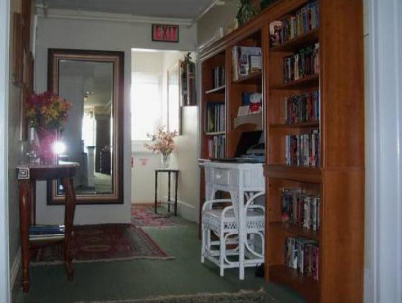 Holly Beach Hotel B&B