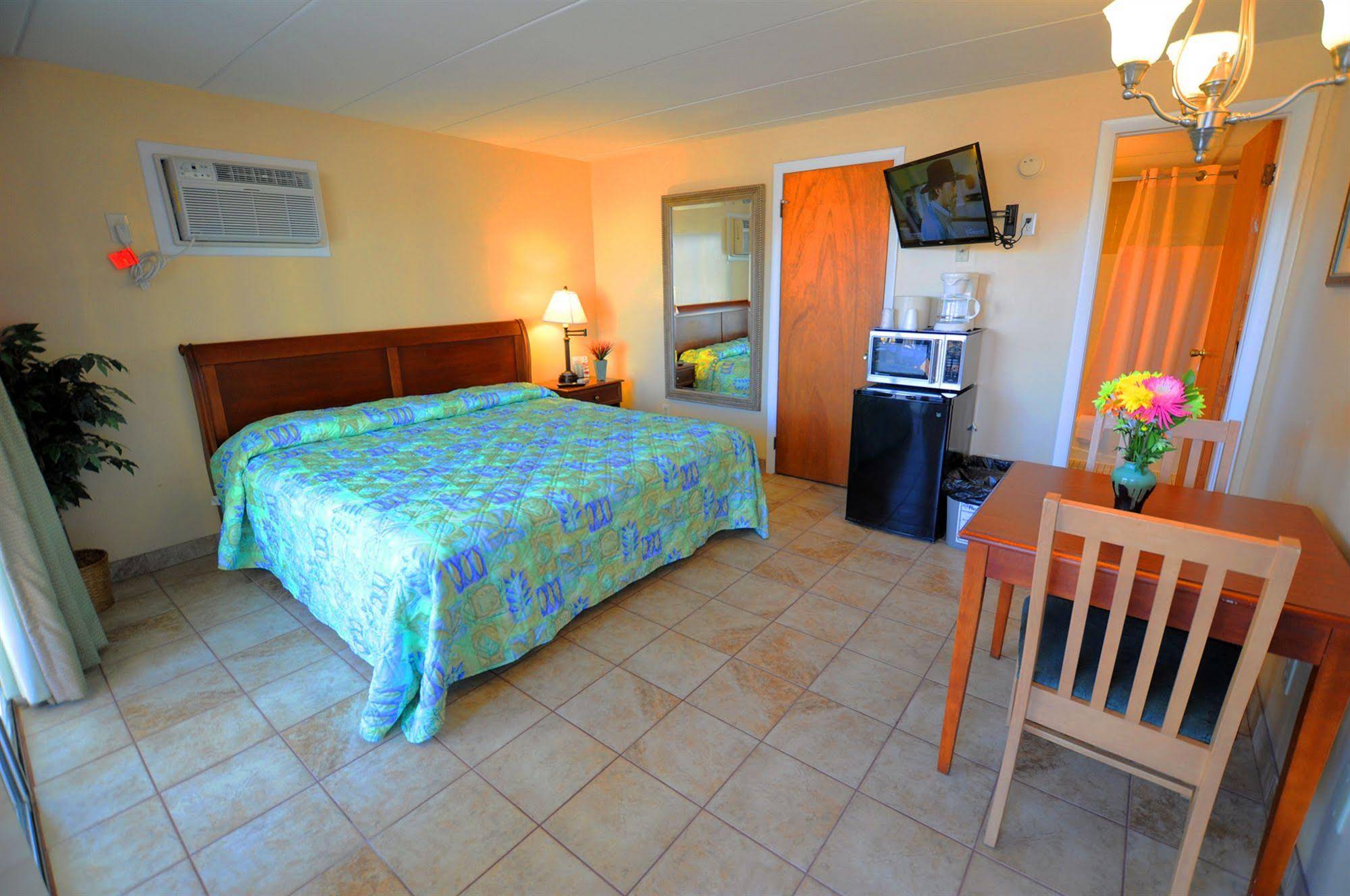 Nantucket Inn & Suites