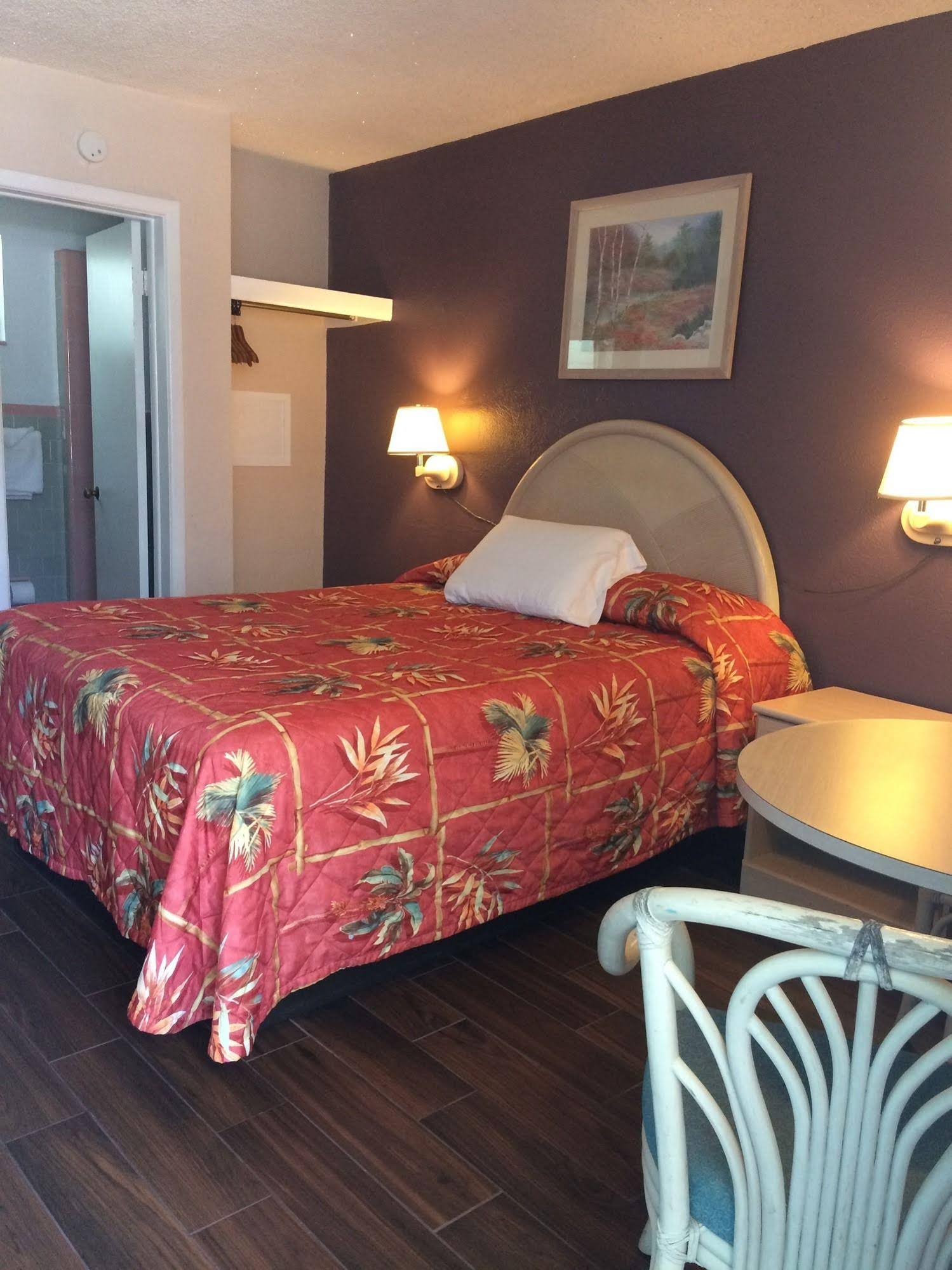 Royal Court Motel