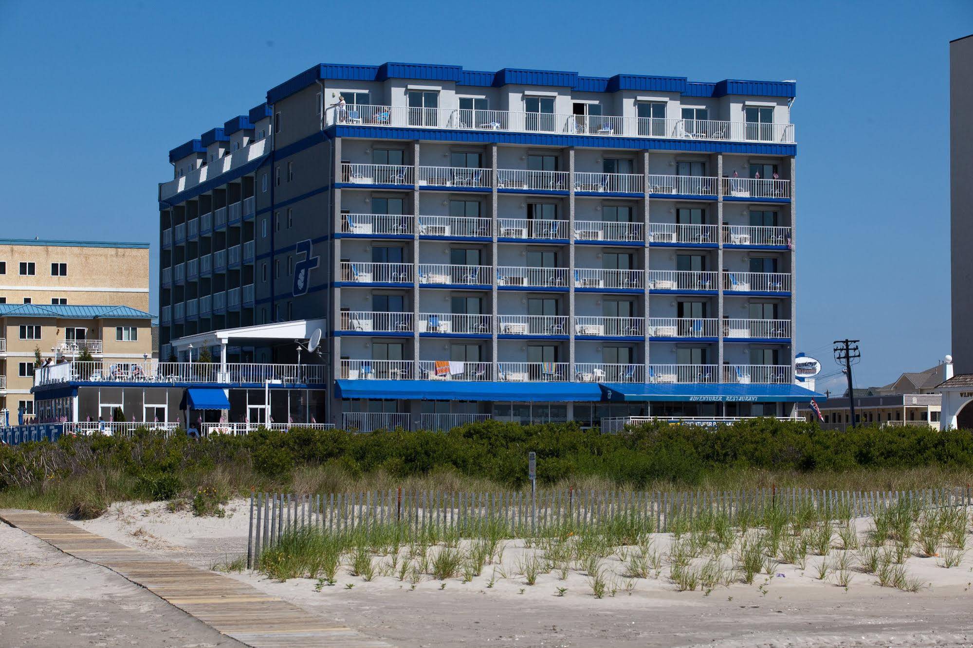 Adventurer Oceanfront Inn