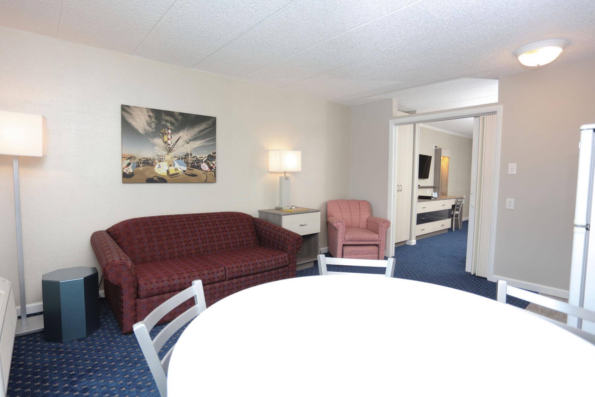 Adventurer Oceanfront Inn